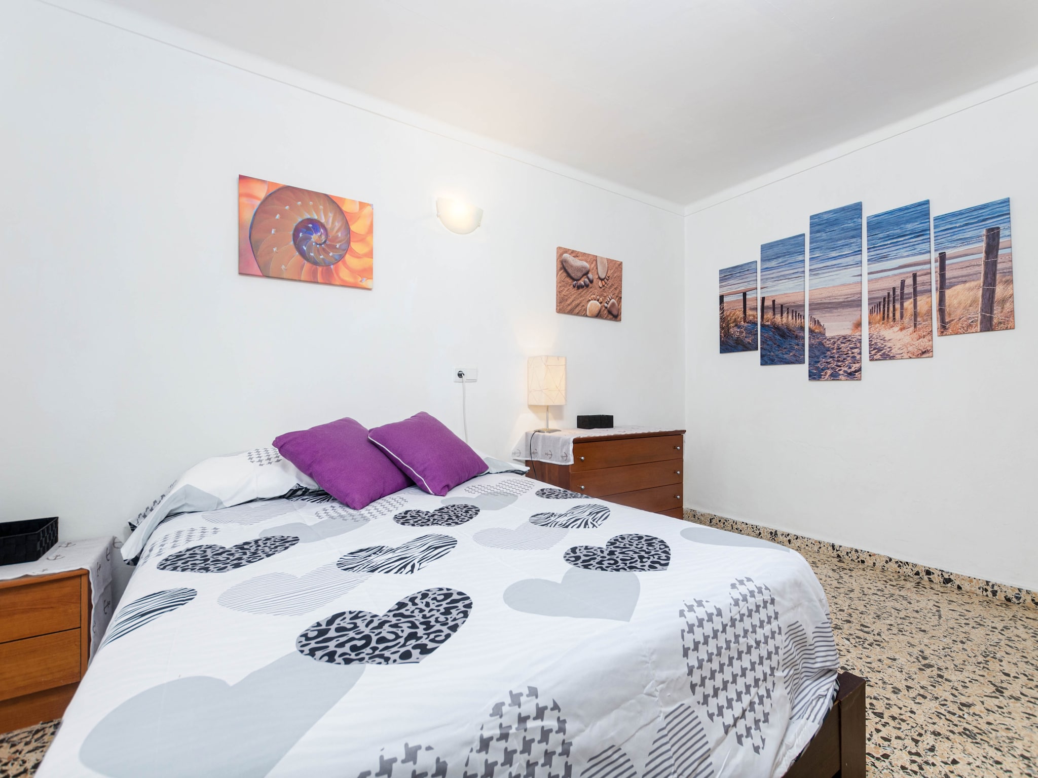   YourHouse Petita