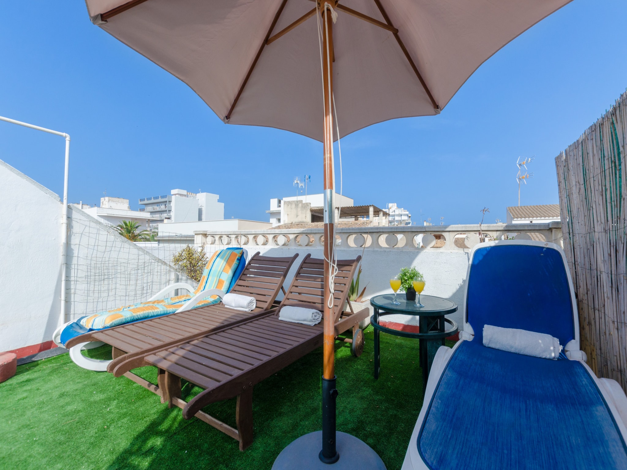   YourHouse Petita