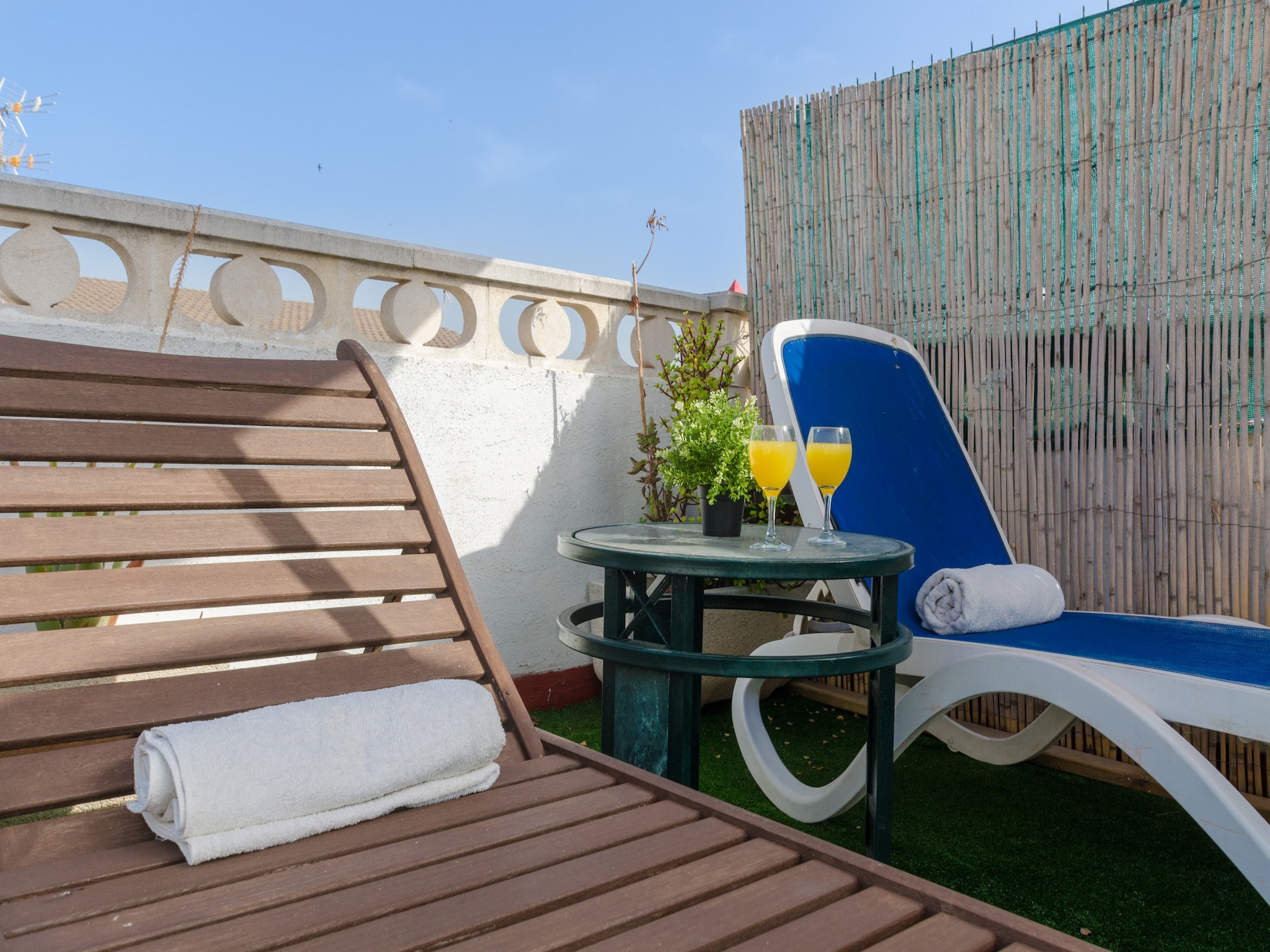   YourHouse Petita