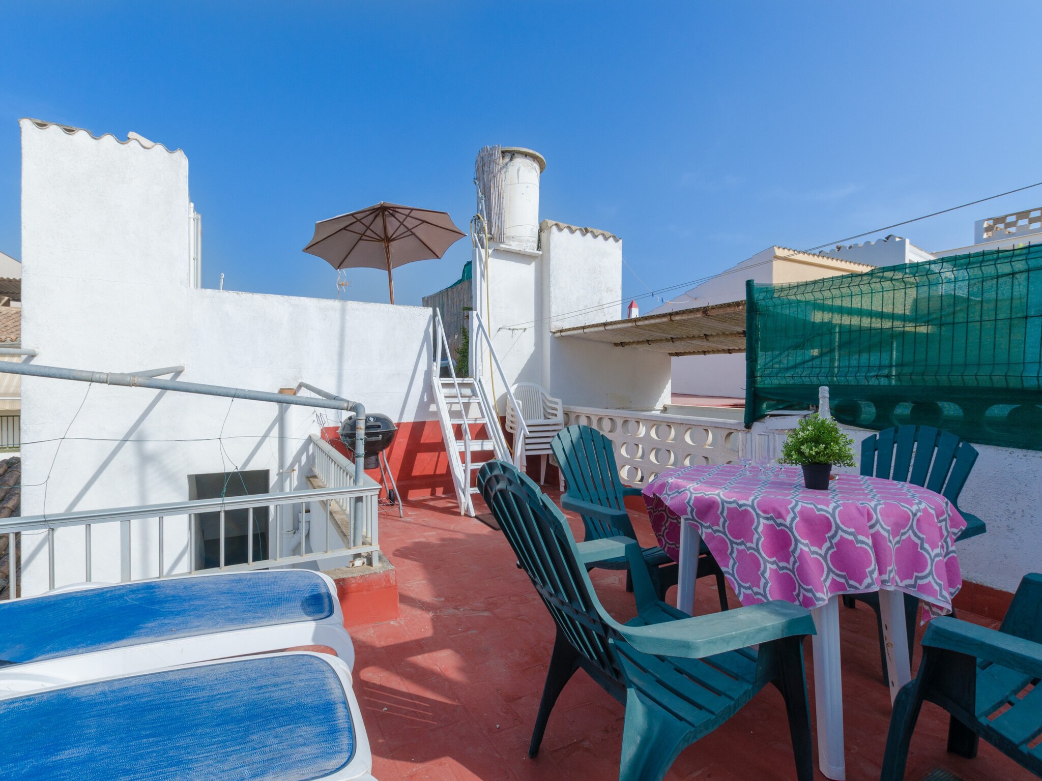   YourHouse Petita