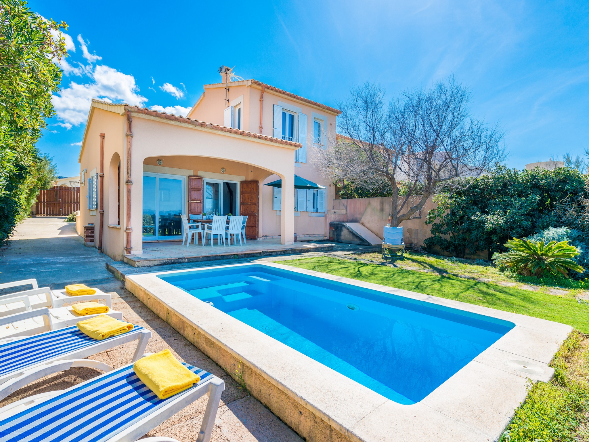   YourHouse Escull