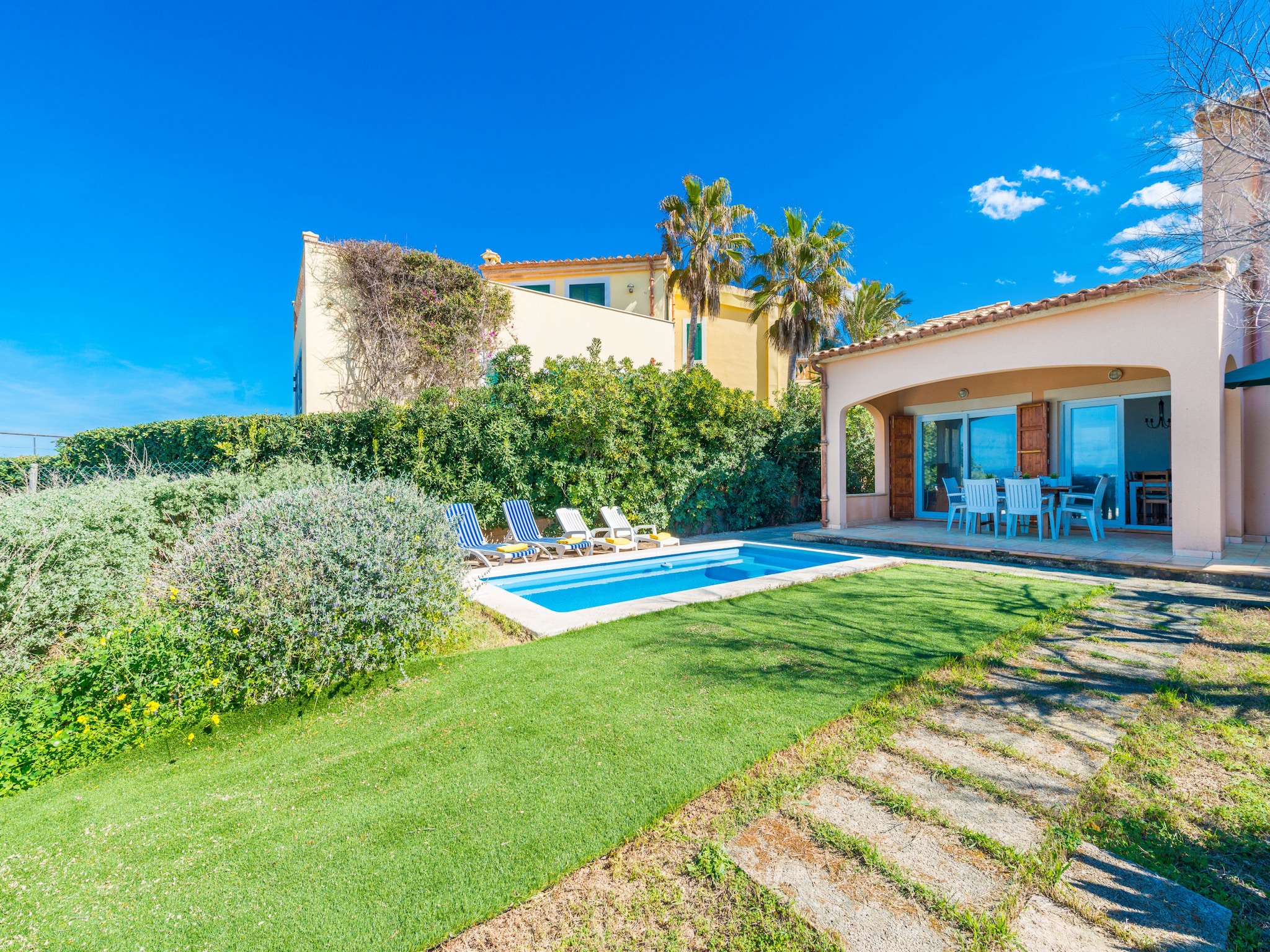   YourHouse Escull