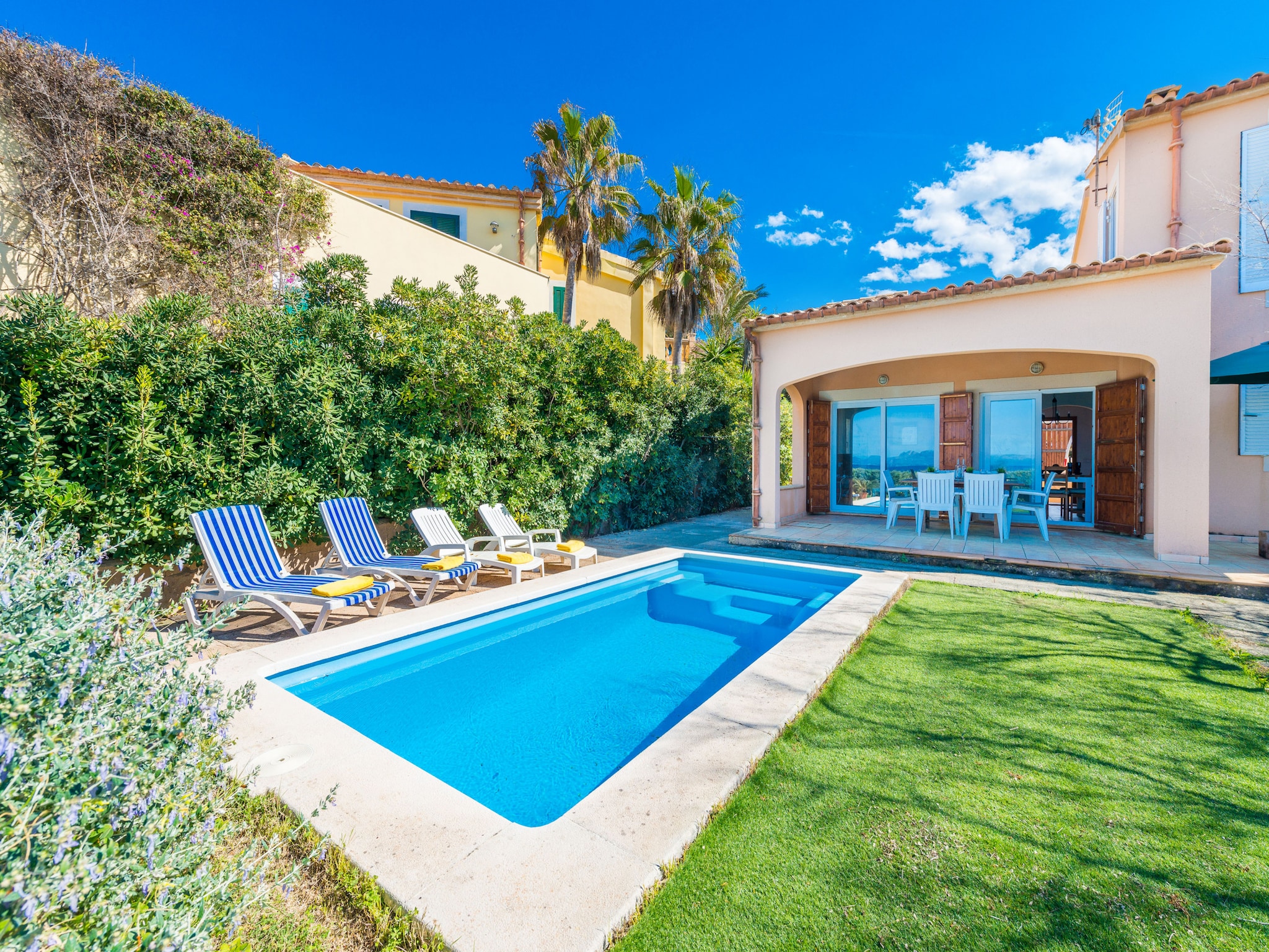   YourHouse Escull