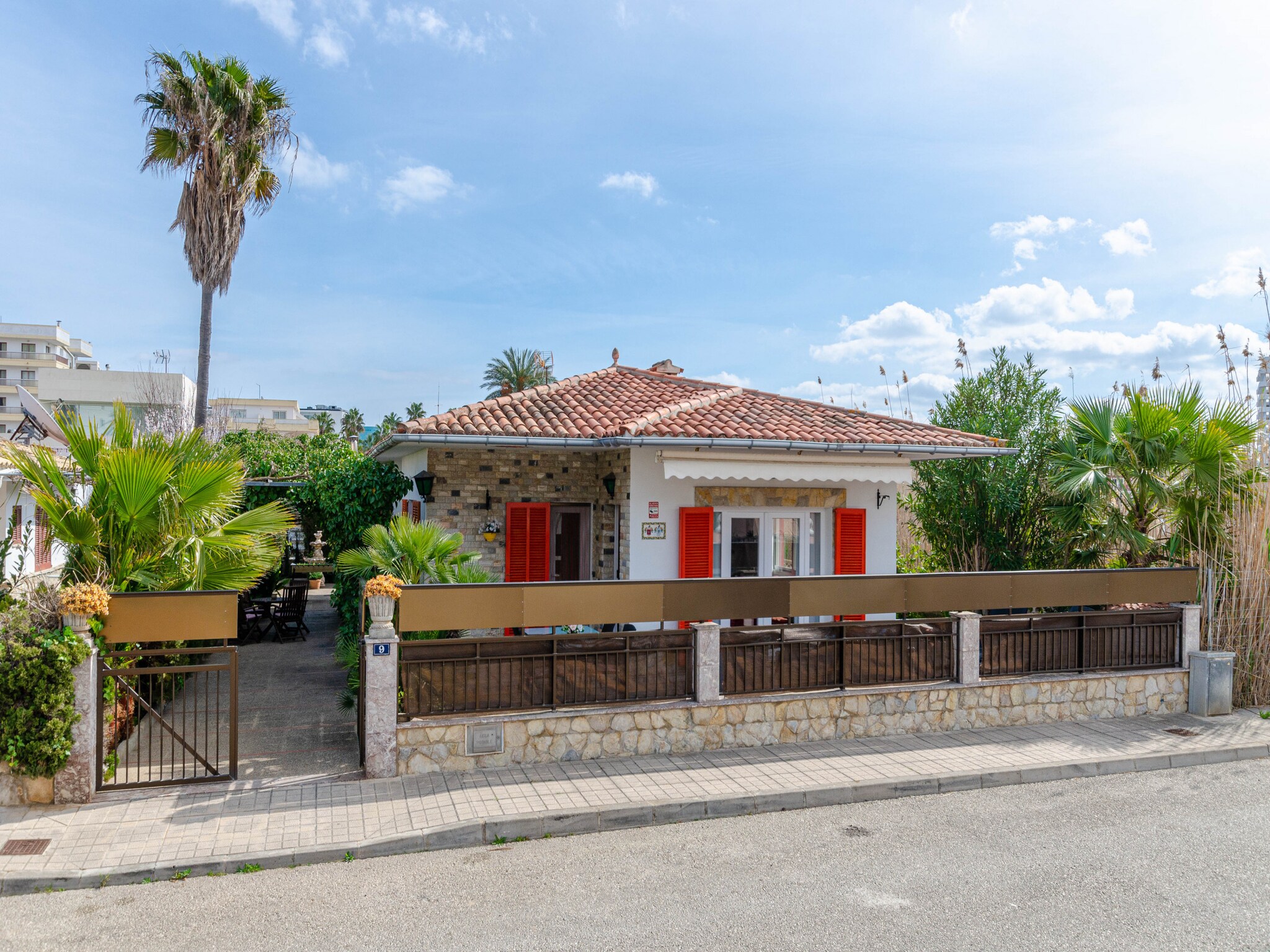   YourHouse Casa Esperanza