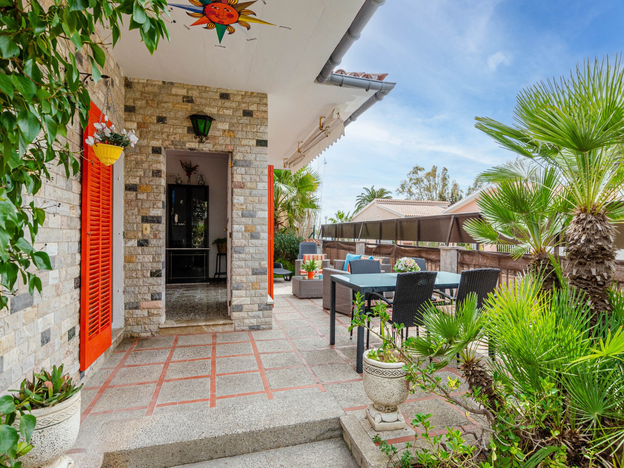   YourHouse Casa Esperanza