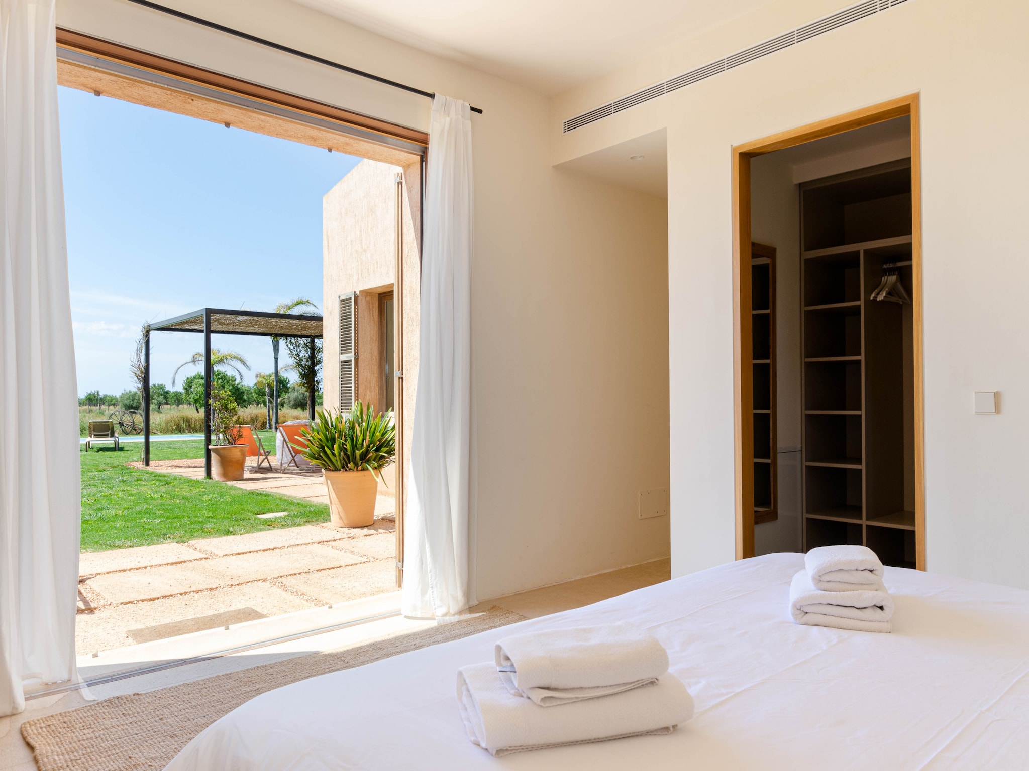 Semesterhus YourHouse Thalassa
