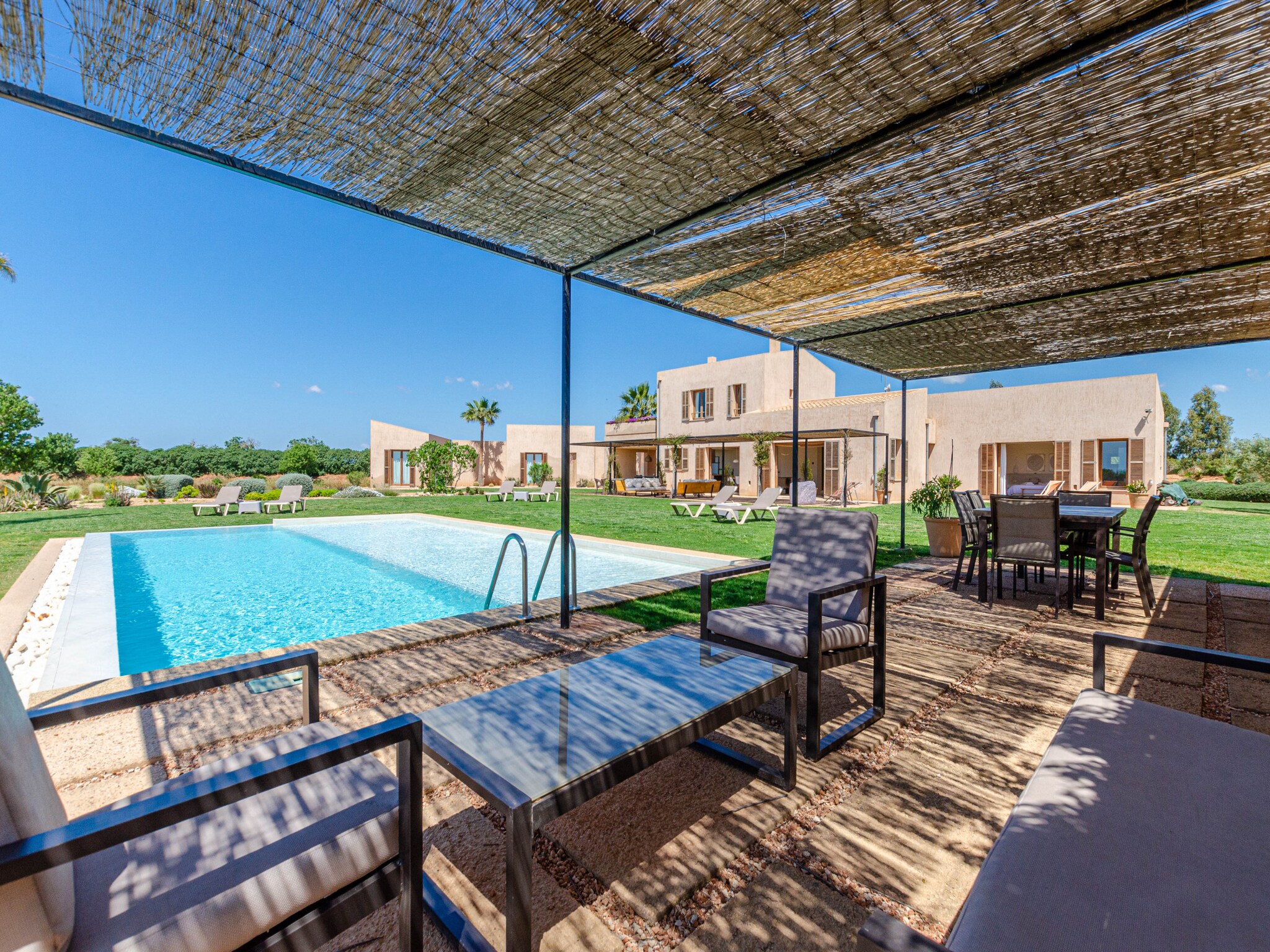 Semesterhus YourHouse Thalassa