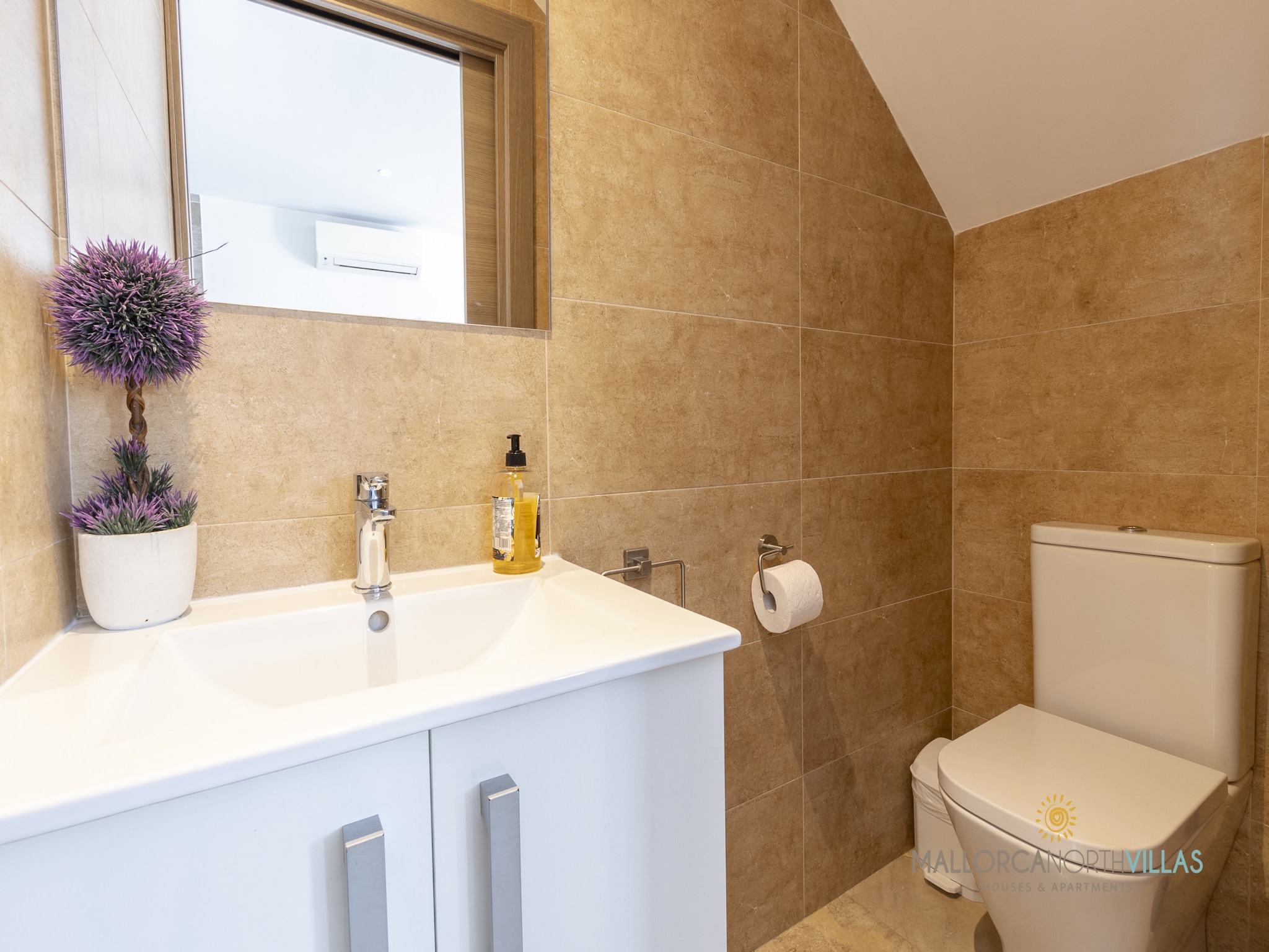 Feriebolig VILLA IOLA IDEAL PARA FAMILIAS A 150M DE LA PLAYA