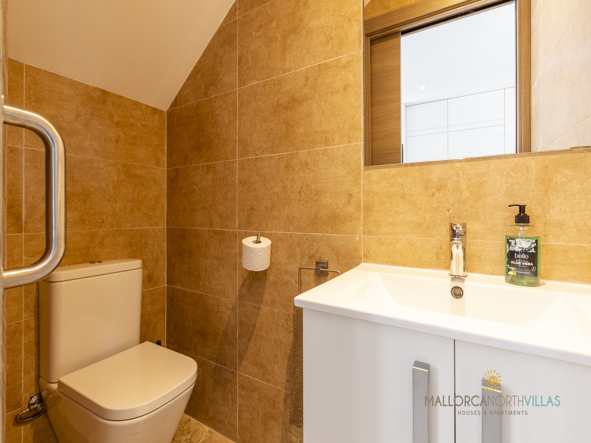 Feriebolig VILLA IOLA IDEAL PARA FAMILIAS A 150M DE LA PLAYA