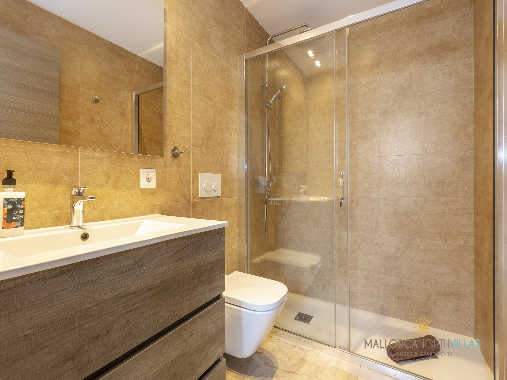 Feriebolig VILLA IOLA IDEAL PARA FAMILIAS A 150M DE LA PLAYA