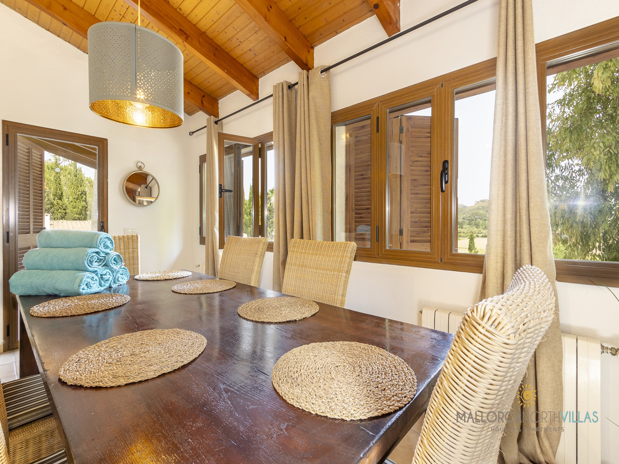 Vacation home Villa Alejandra con piscina privada y gran jard