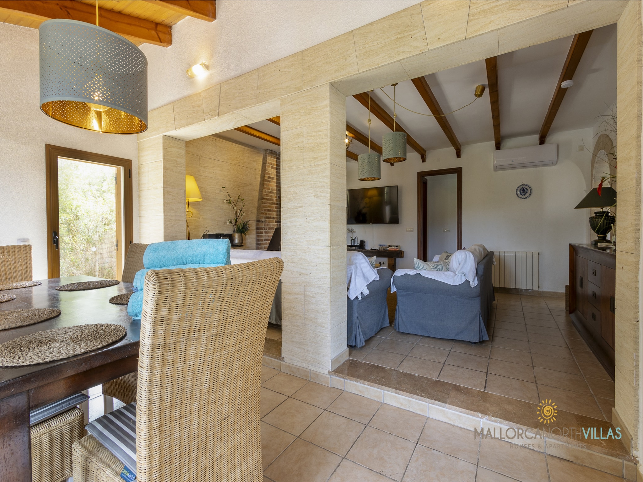 Vacation home Villa Alejandra con piscina privada y gran jard