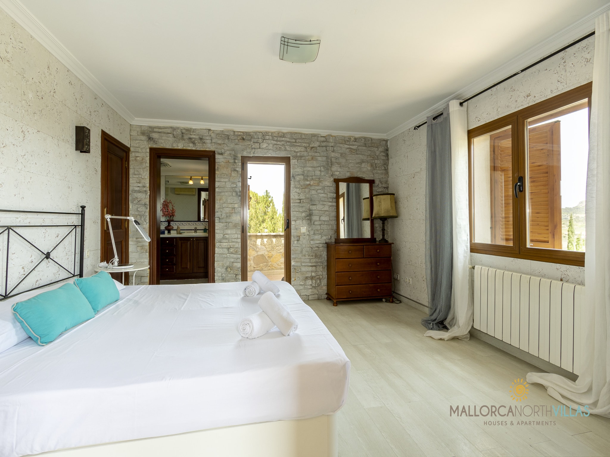 Vacation home Villa Alejandra con piscina privada y gran jard