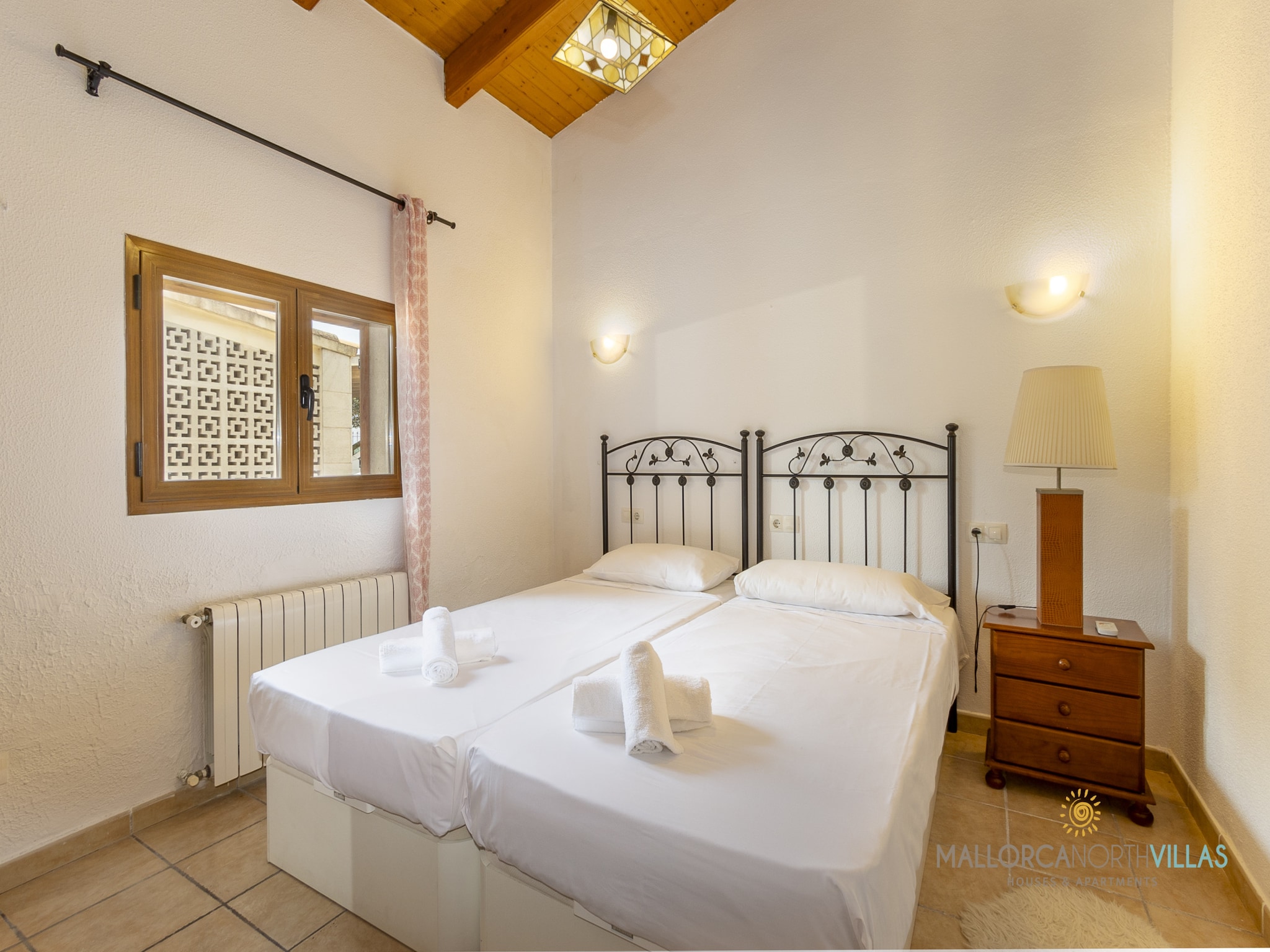 Vacation home Villa Alejandra con piscina privada y gran jard