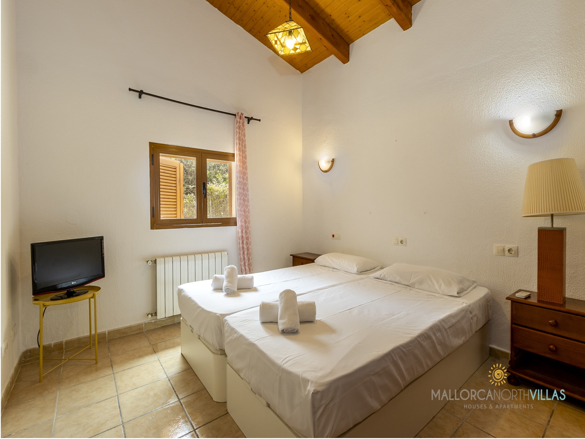 Vacation home Villa Alejandra con piscina privada y gran jard