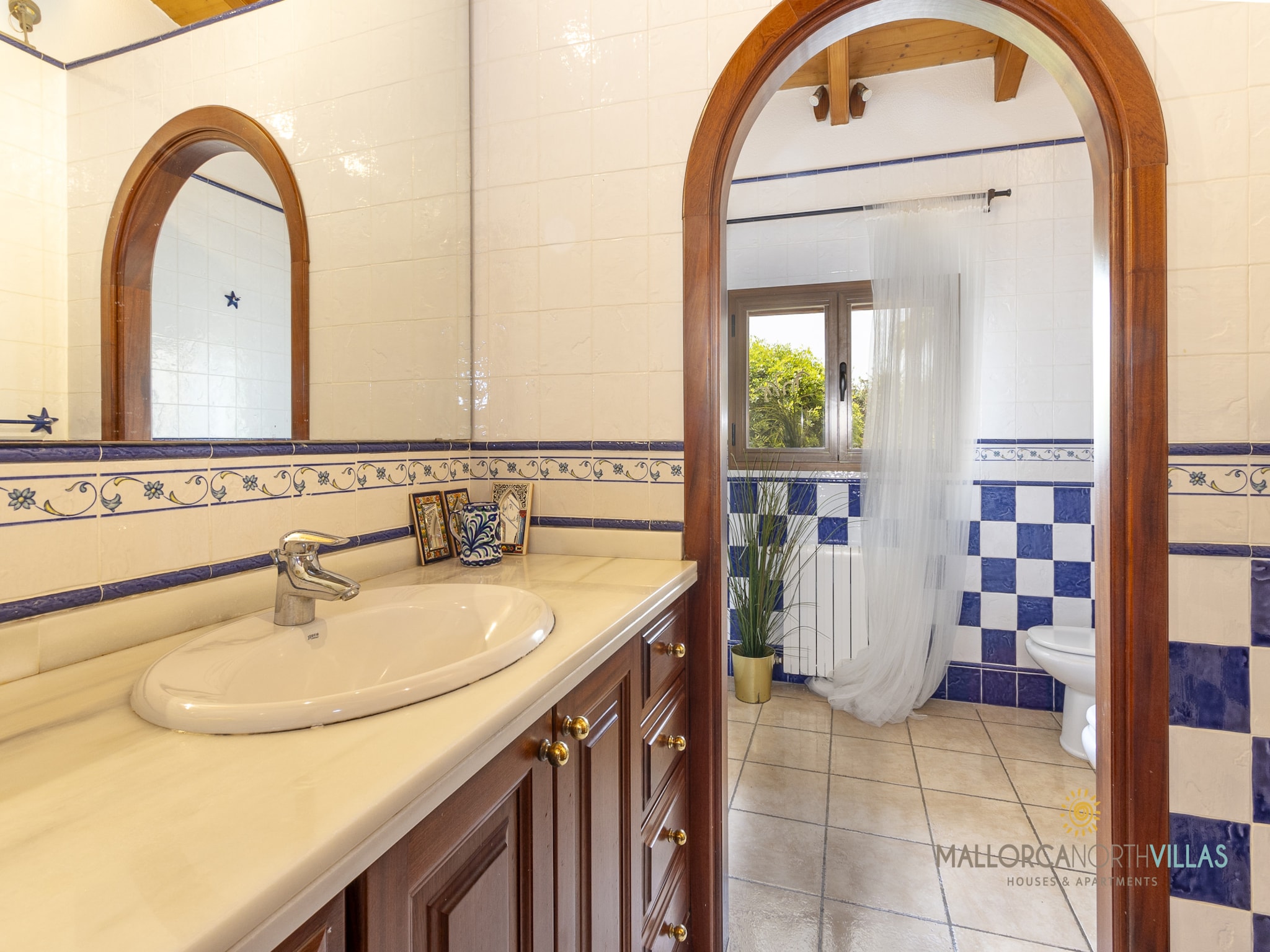 Vacation home Villa Alejandra con piscina privada y gran jard