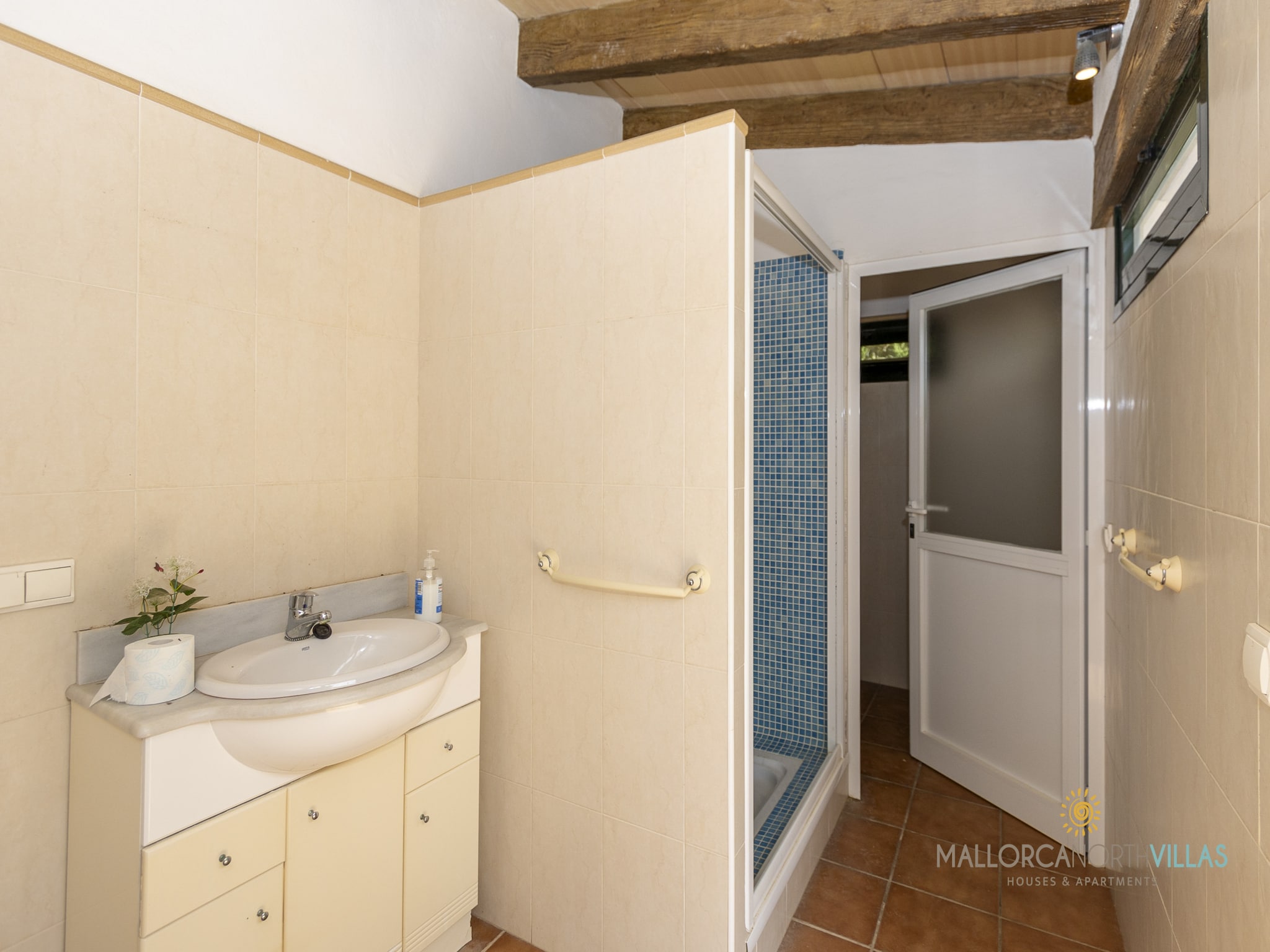 Vacation home Villa Alejandra con piscina privada y gran jard