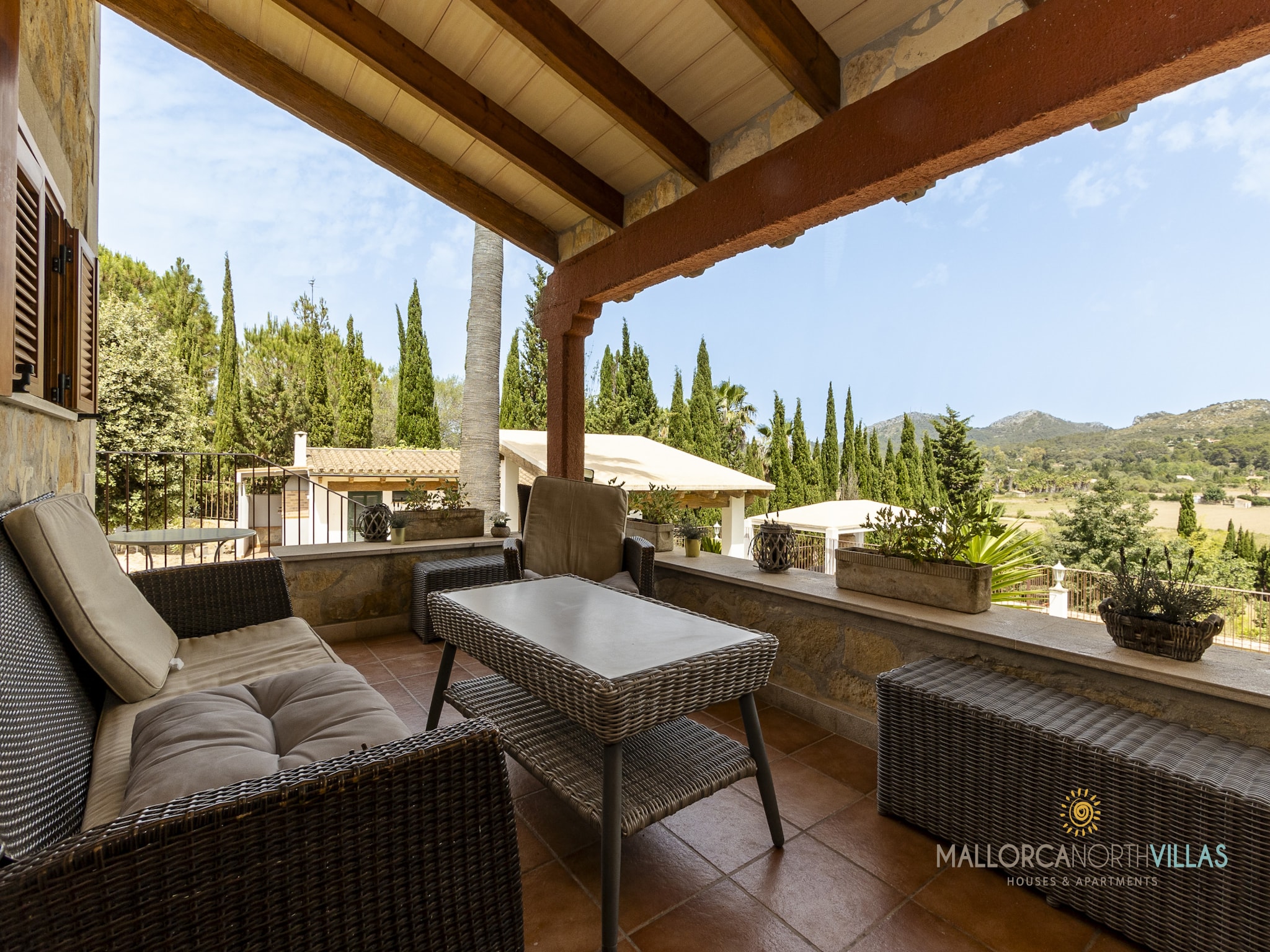 Vacation home Villa Alejandra con piscina privada y gran jard
