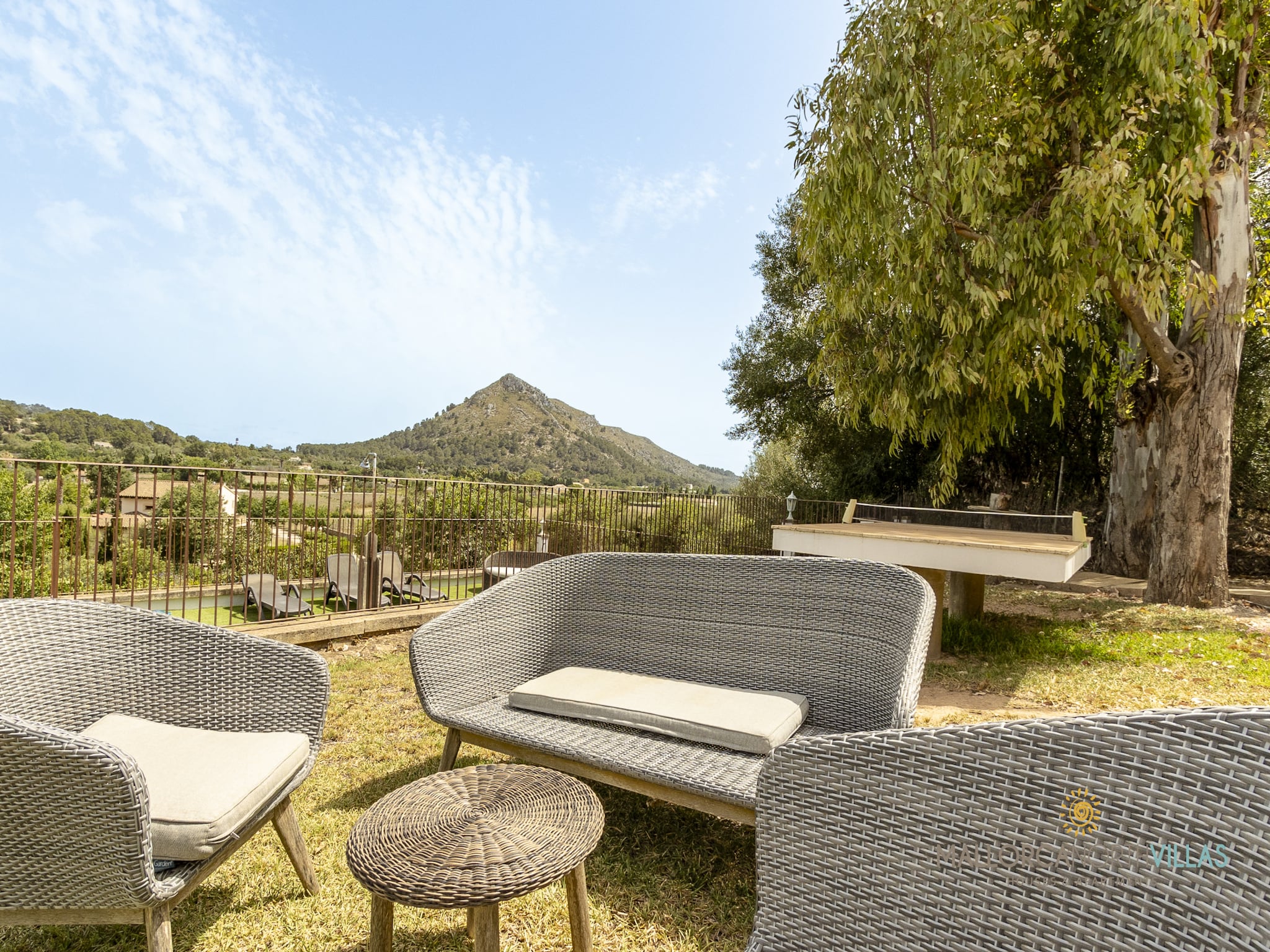 Vacation home Villa Alejandra con piscina privada y gran jard