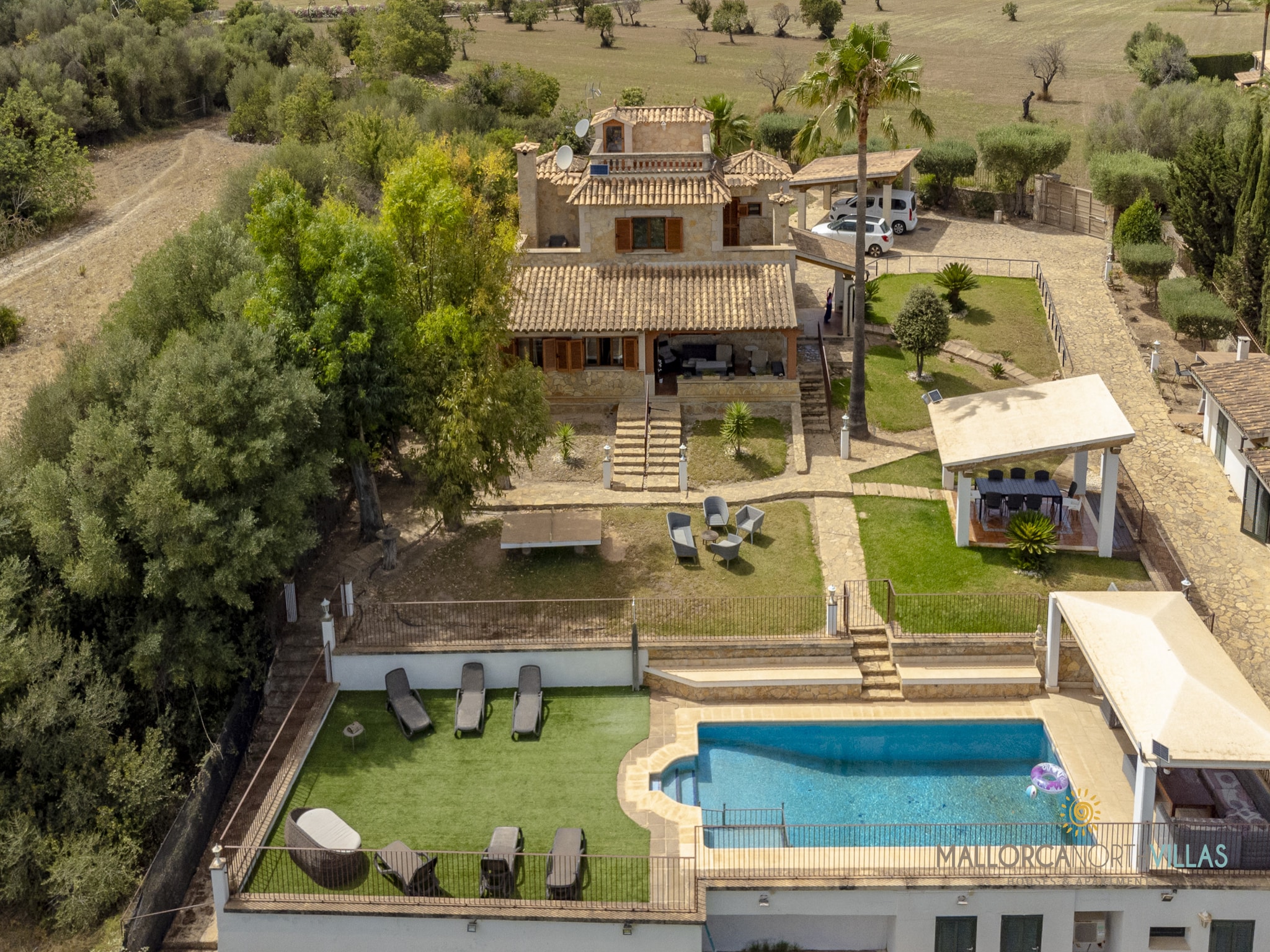 Vacation home Villa Alejandra con piscina privada y gran jard