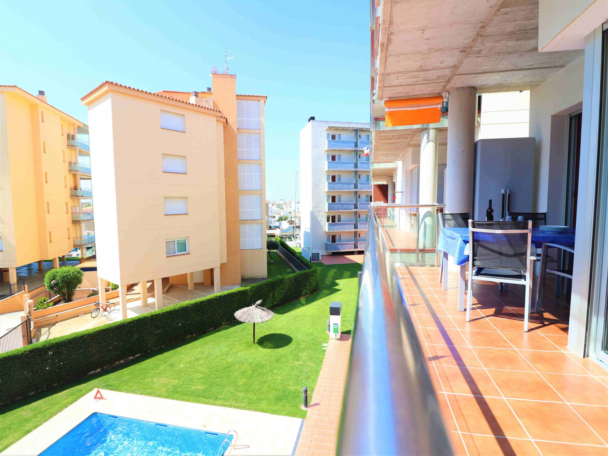 Apartamento MARINES MESTRAL  2 5 Roses