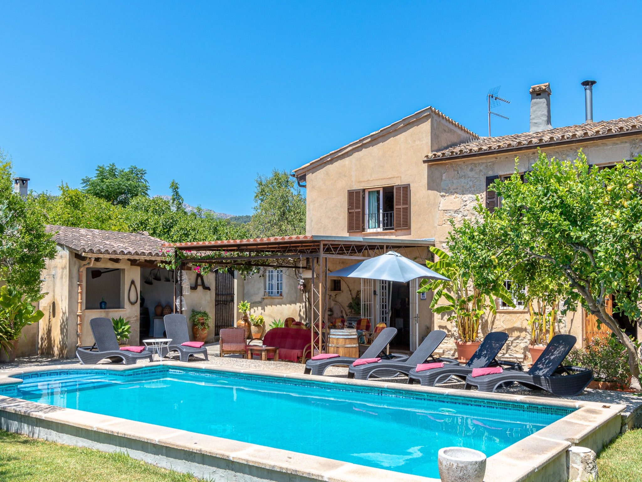 Feriebolig Ca na Pereta: Encanto Tradicional con Piscina Priv