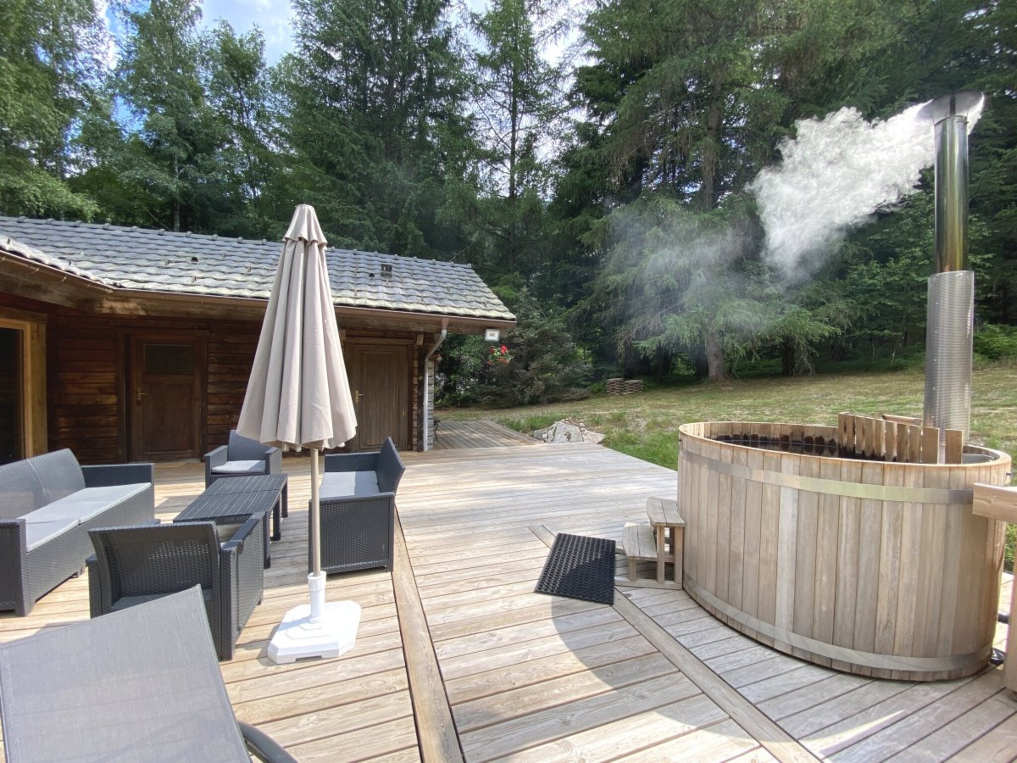 Ferienhaus LE FISHING LODGE Chalet en bois avec Bain Nordique