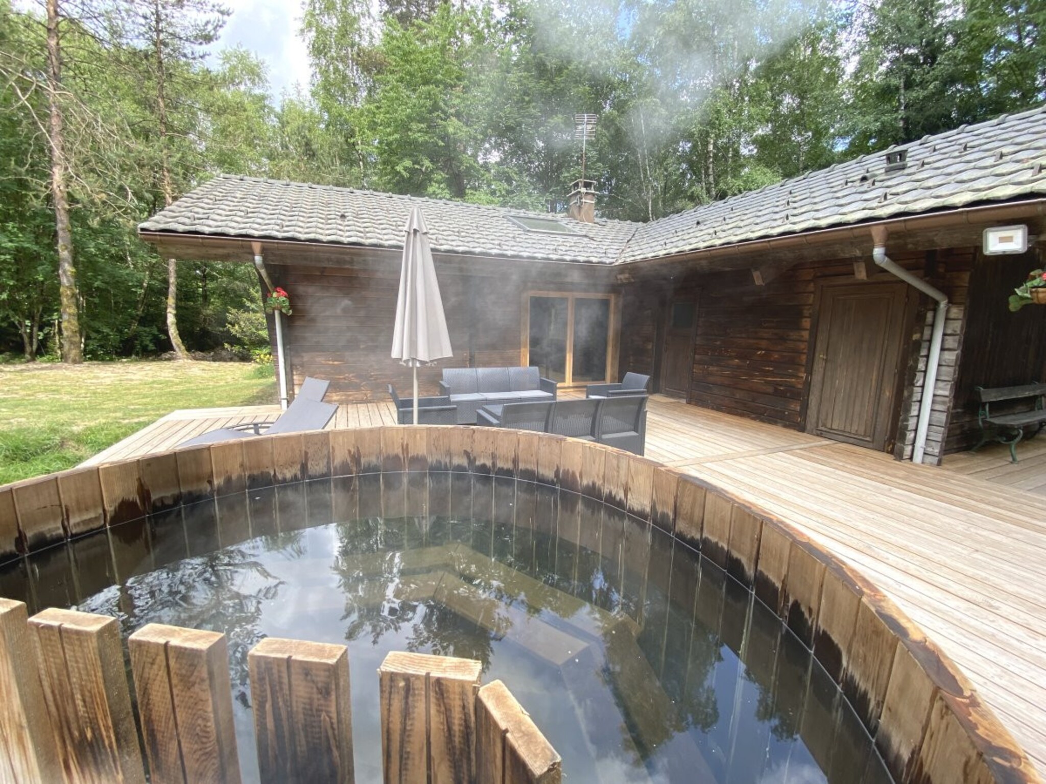 Ferienhaus LE FISHING LODGE Chalet en bois avec Bain Nordique