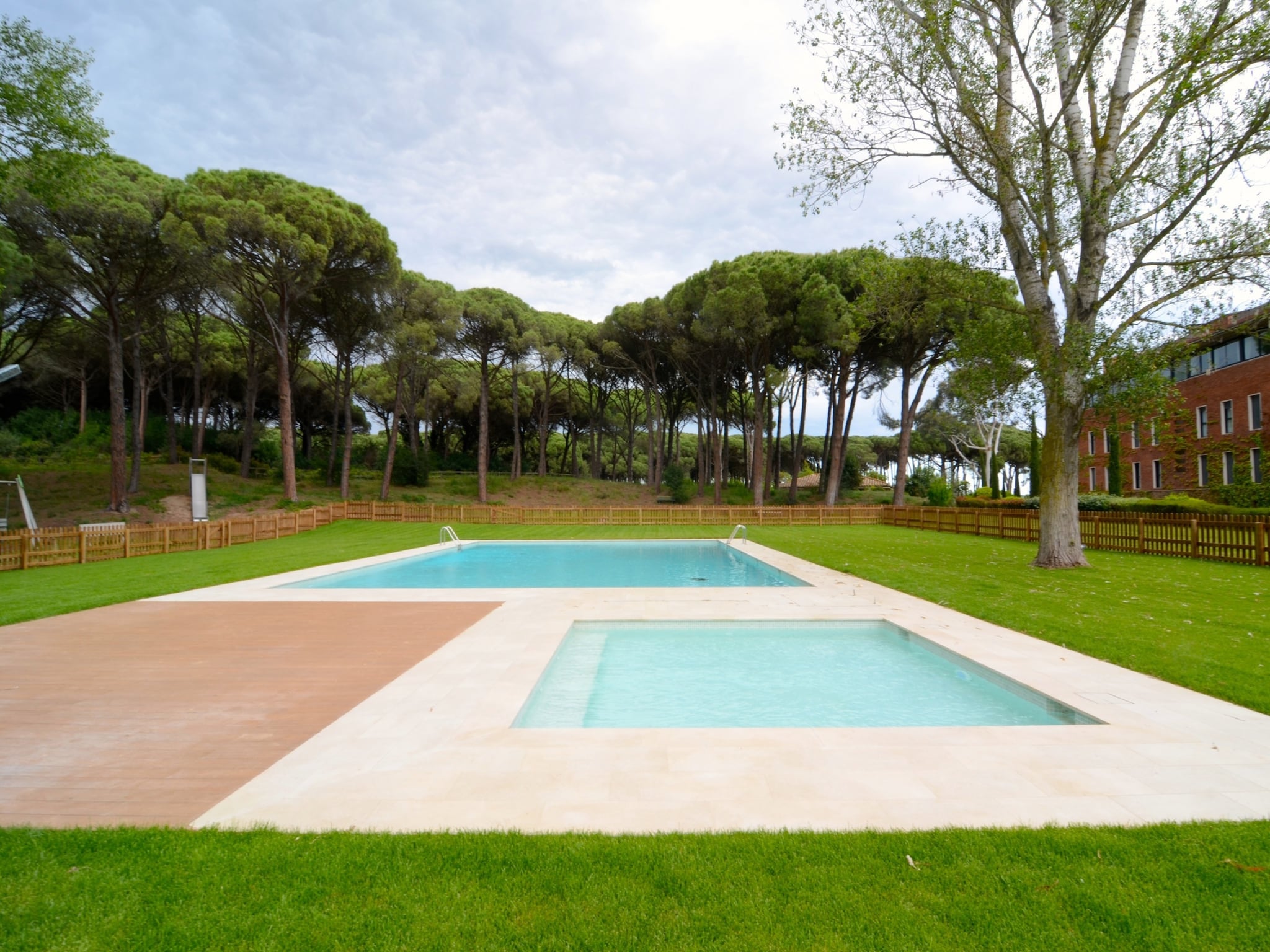   RESID.GOLF EST. 4 1-2