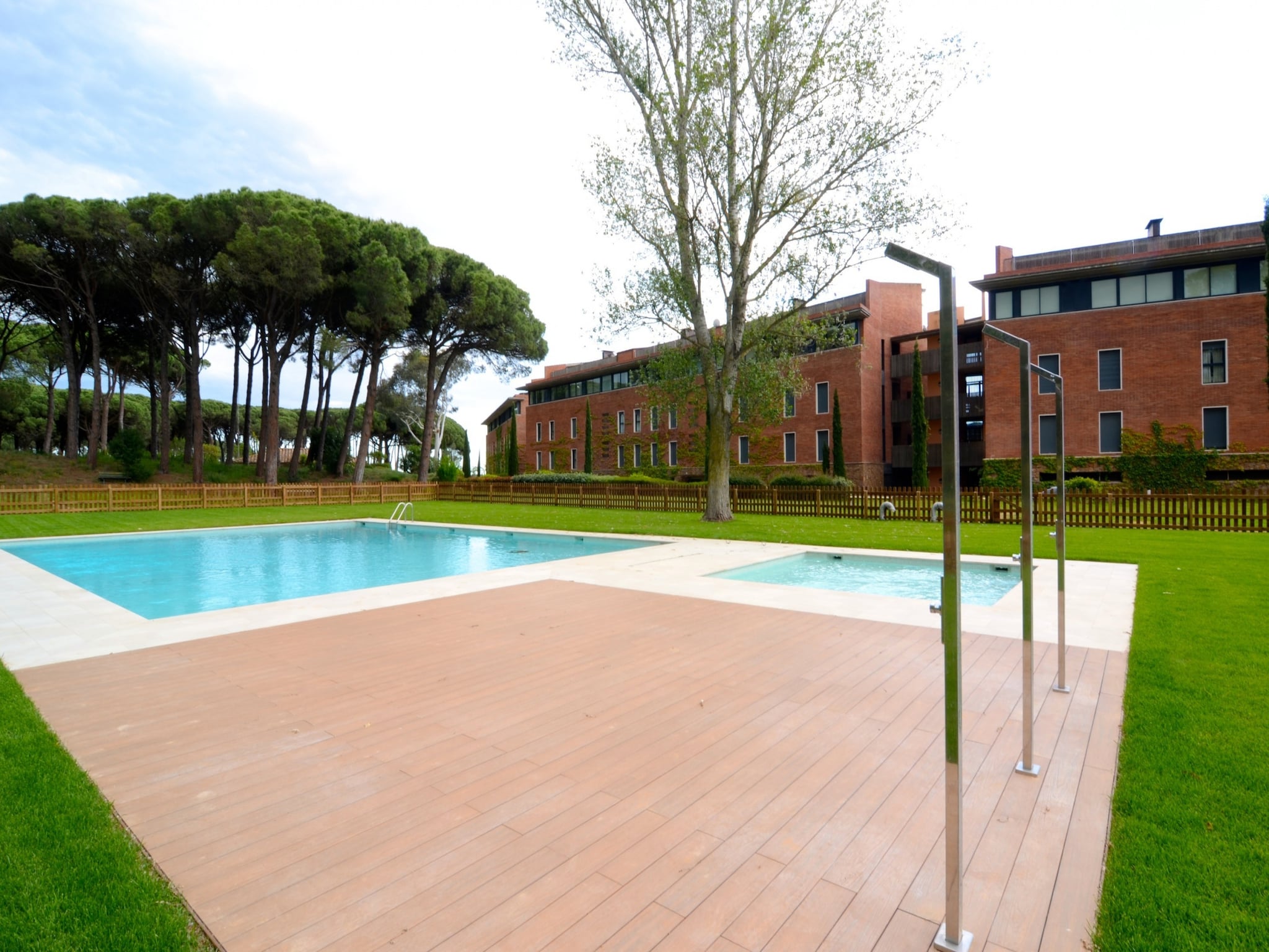   RESID.GOLF EST. 4 1-2