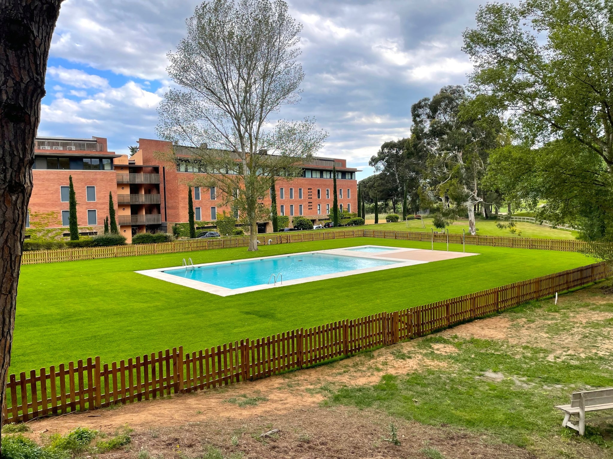   RESID.GOLF EST. 4 1-2