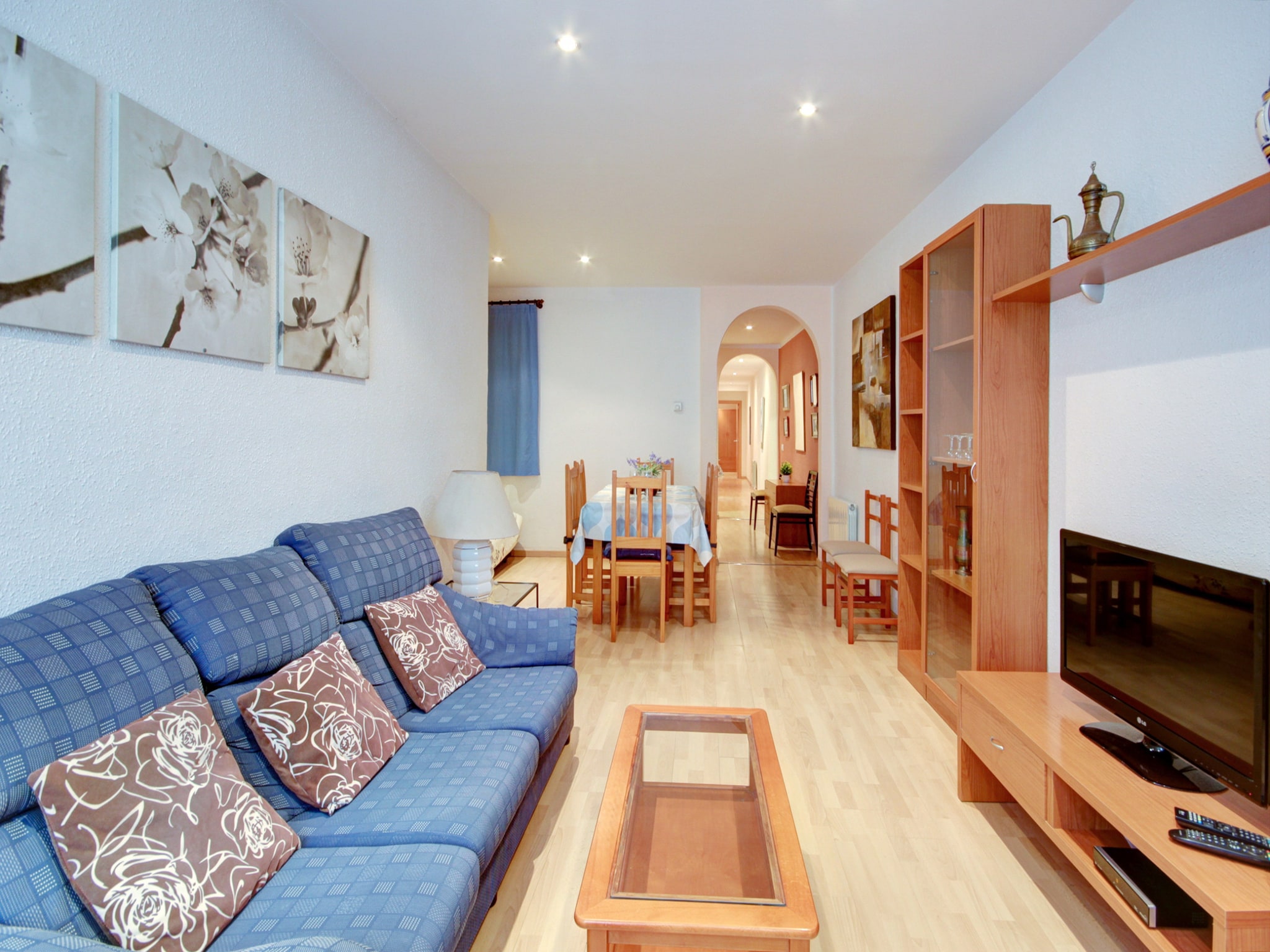 Apartment P.C. LLEVANT 3 1 Roses