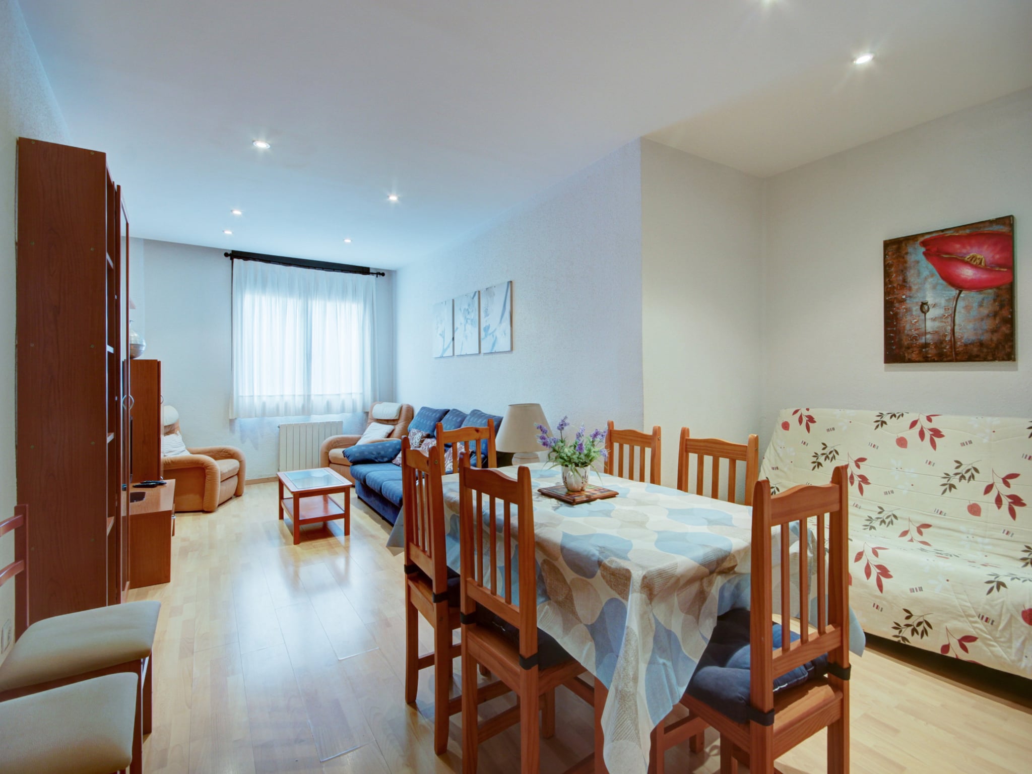 Apartment P.C. LLEVANT 3 1 Roses