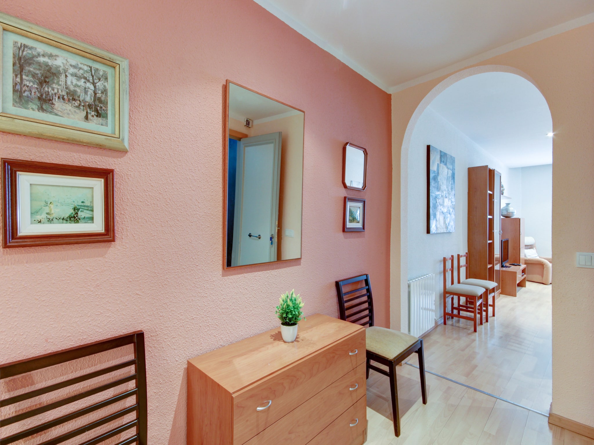 Apartment P.C. LLEVANT 3 1 Roses