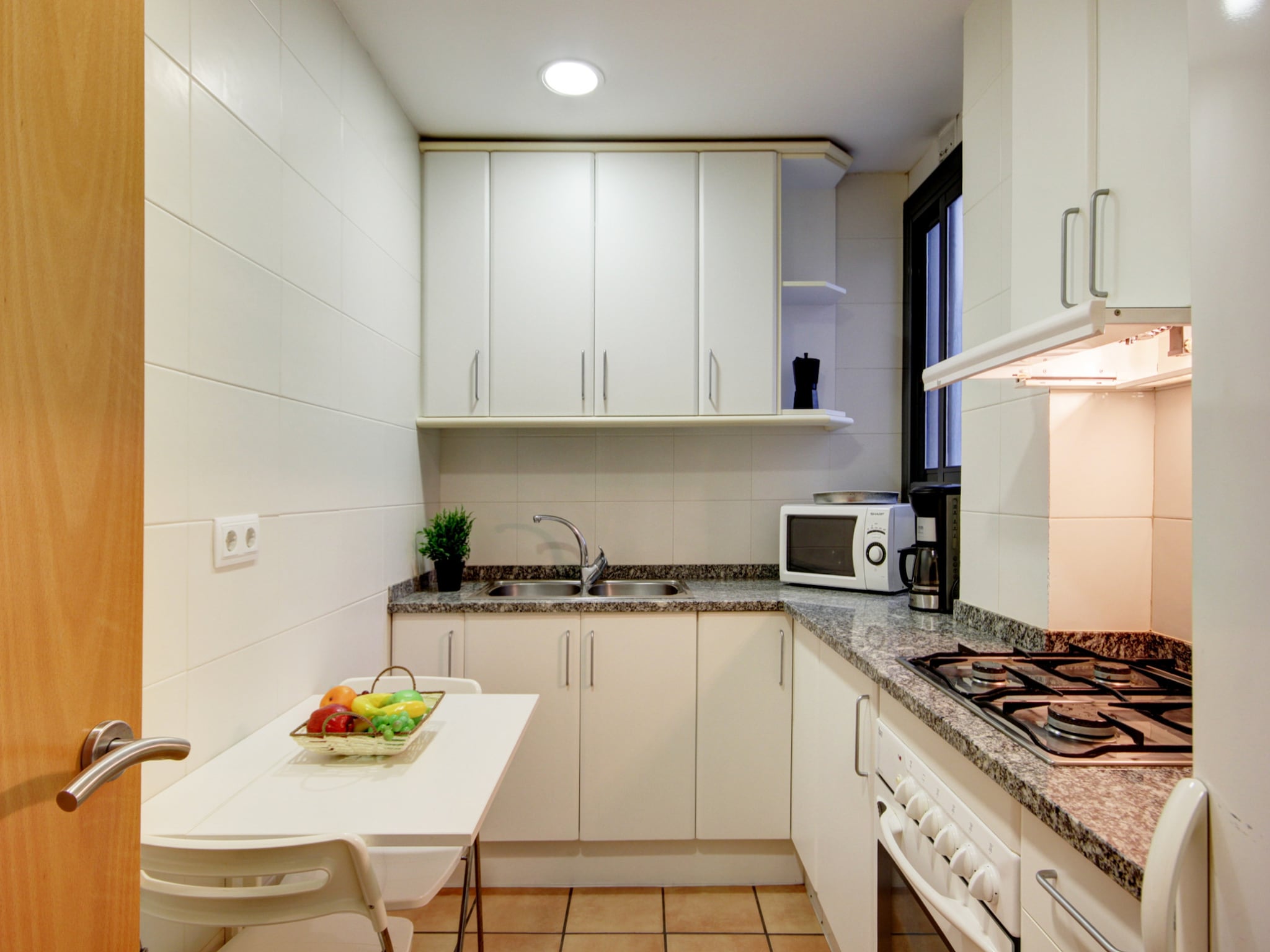 Apartment P.C. LLEVANT 3 1 Roses