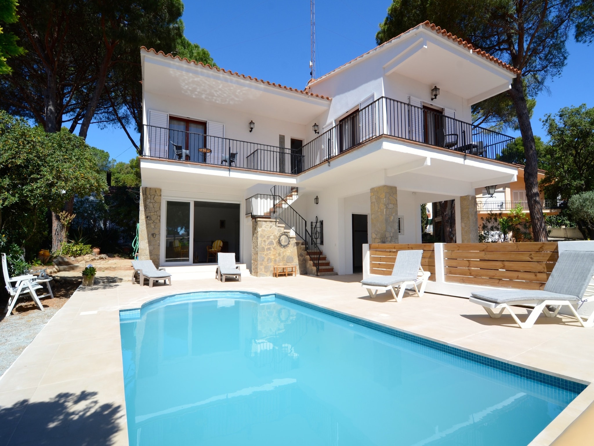 Feriebolig VILLA MONTGO