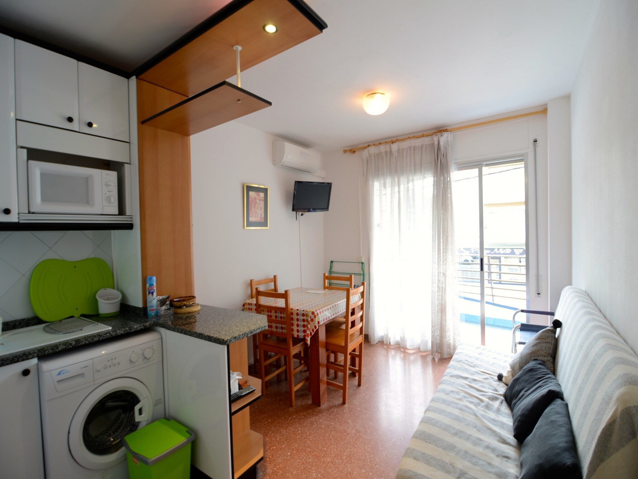 Ferienwohnung ROCAMAURA IV 1-8