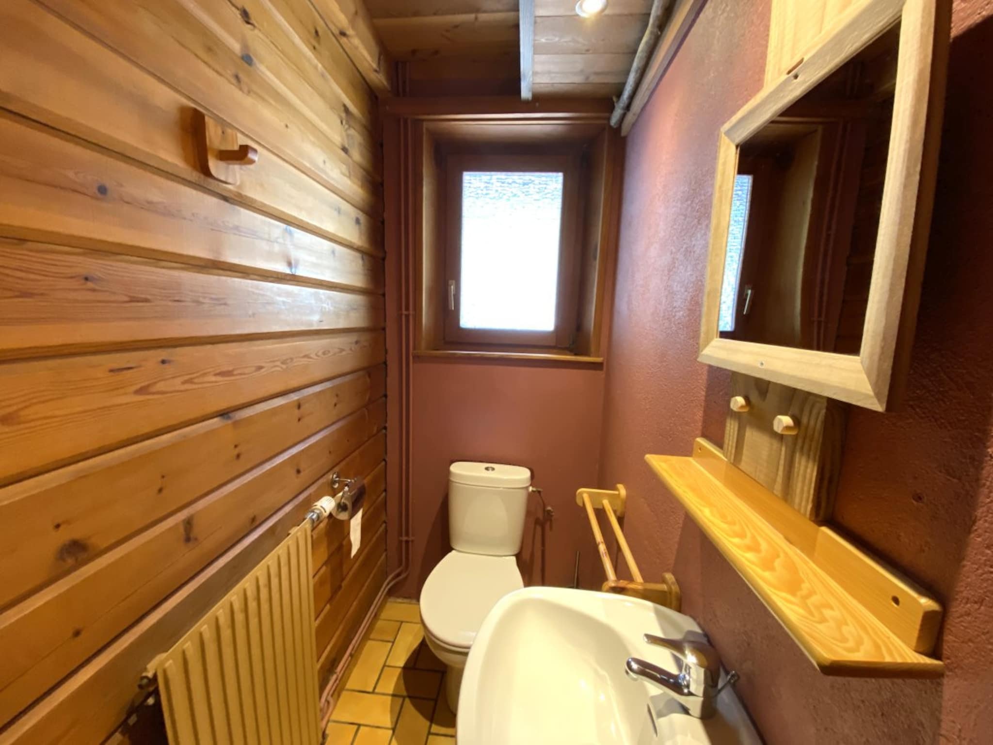 Maison LE RENNE  Chalet en bois au calme avec SPA Jacuzzi