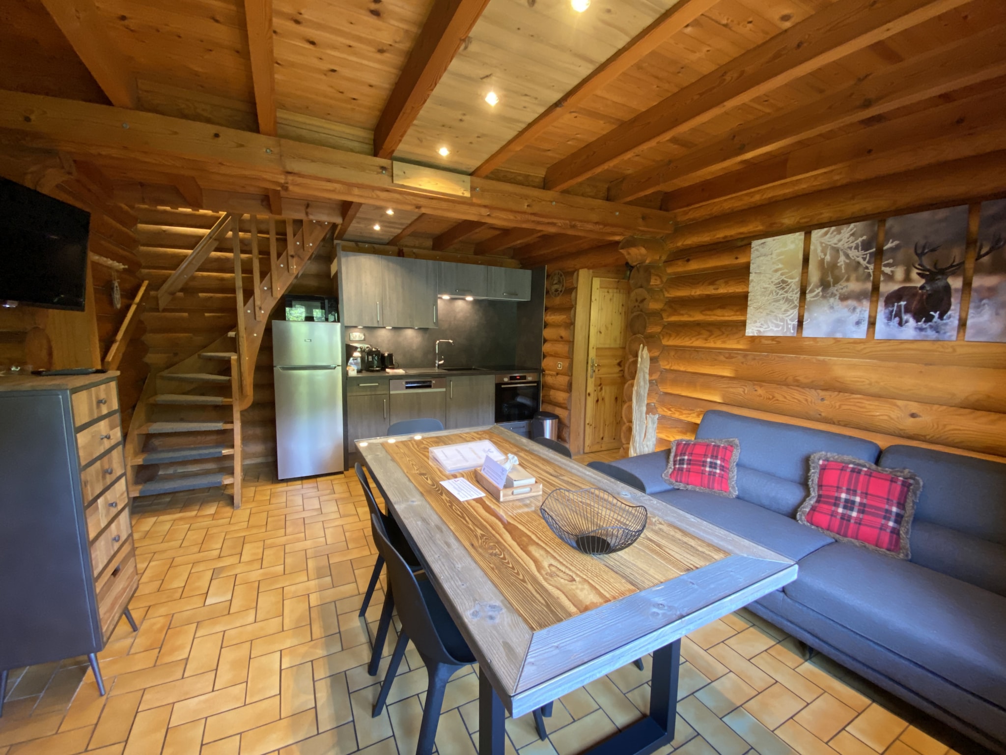 Maison LE GRAND CERF  Chalet en rondins avec SPA Jacuzzi