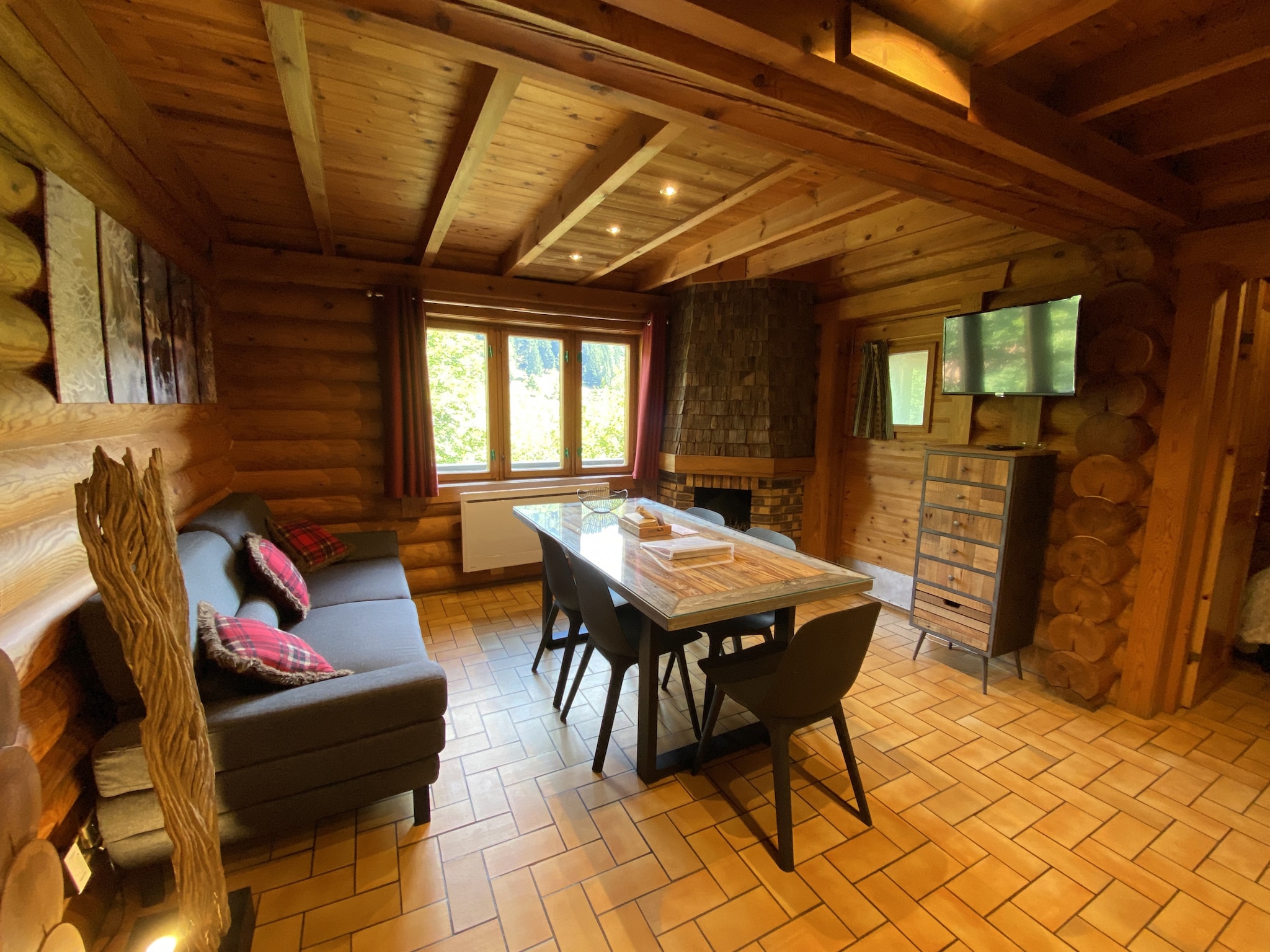 Maison LE GRAND CERF  Chalet en rondins avec SPA Jacuzzi