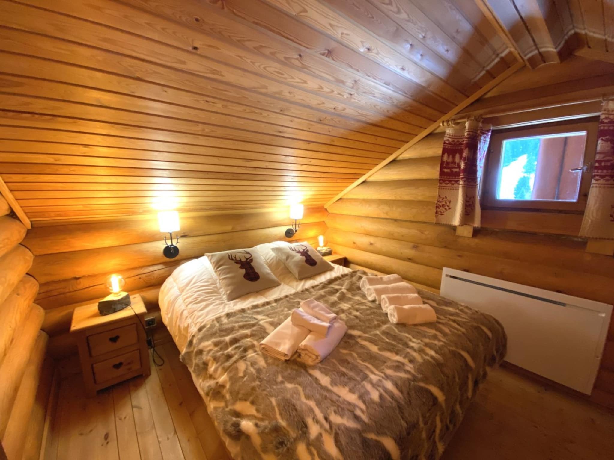 Maison LE GRAND CERF  Chalet en rondins avec SPA Jacuzzi