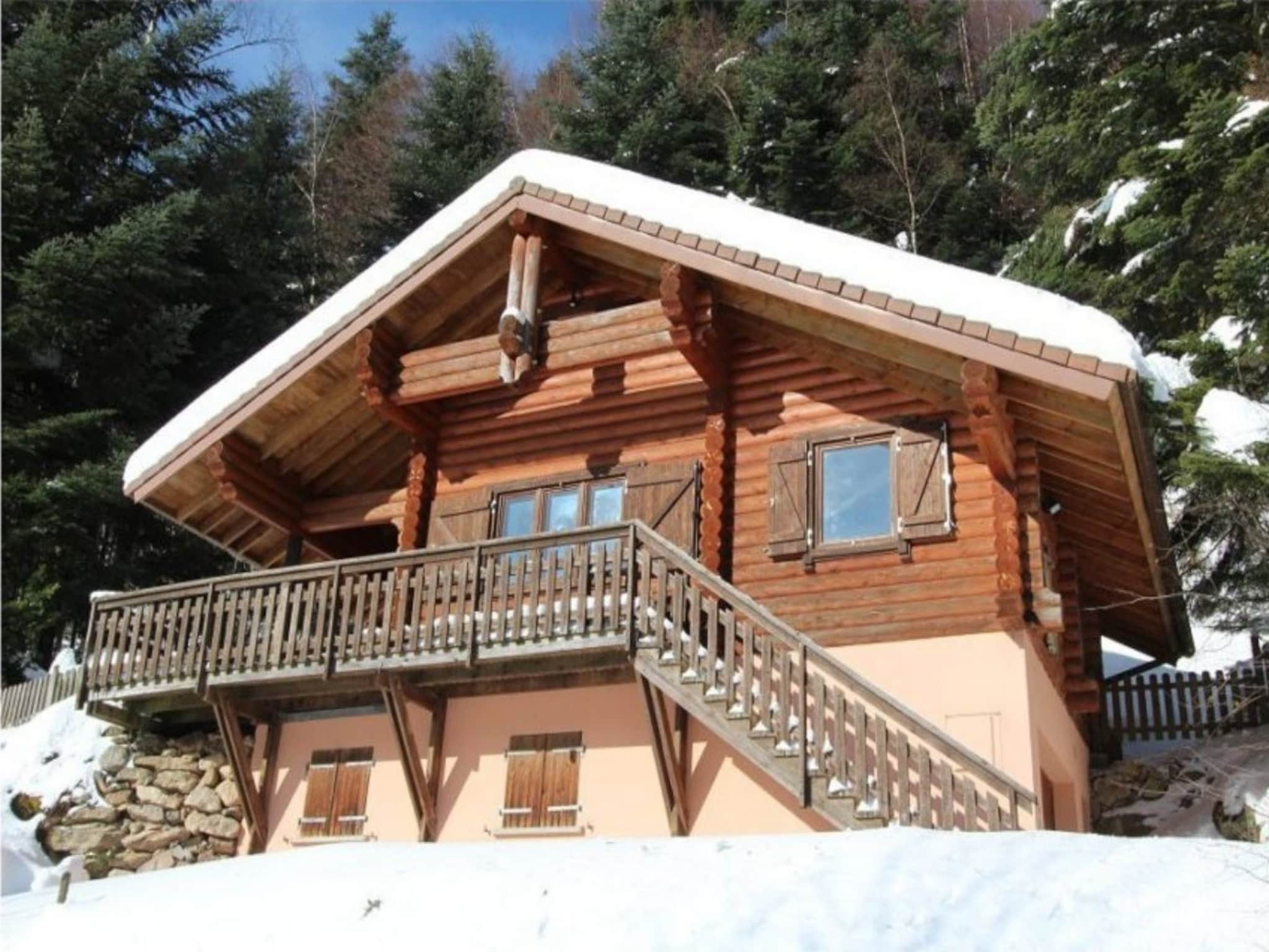 Maison LE GRAND CERF  Chalet en rondins avec SPA Jacuzzi