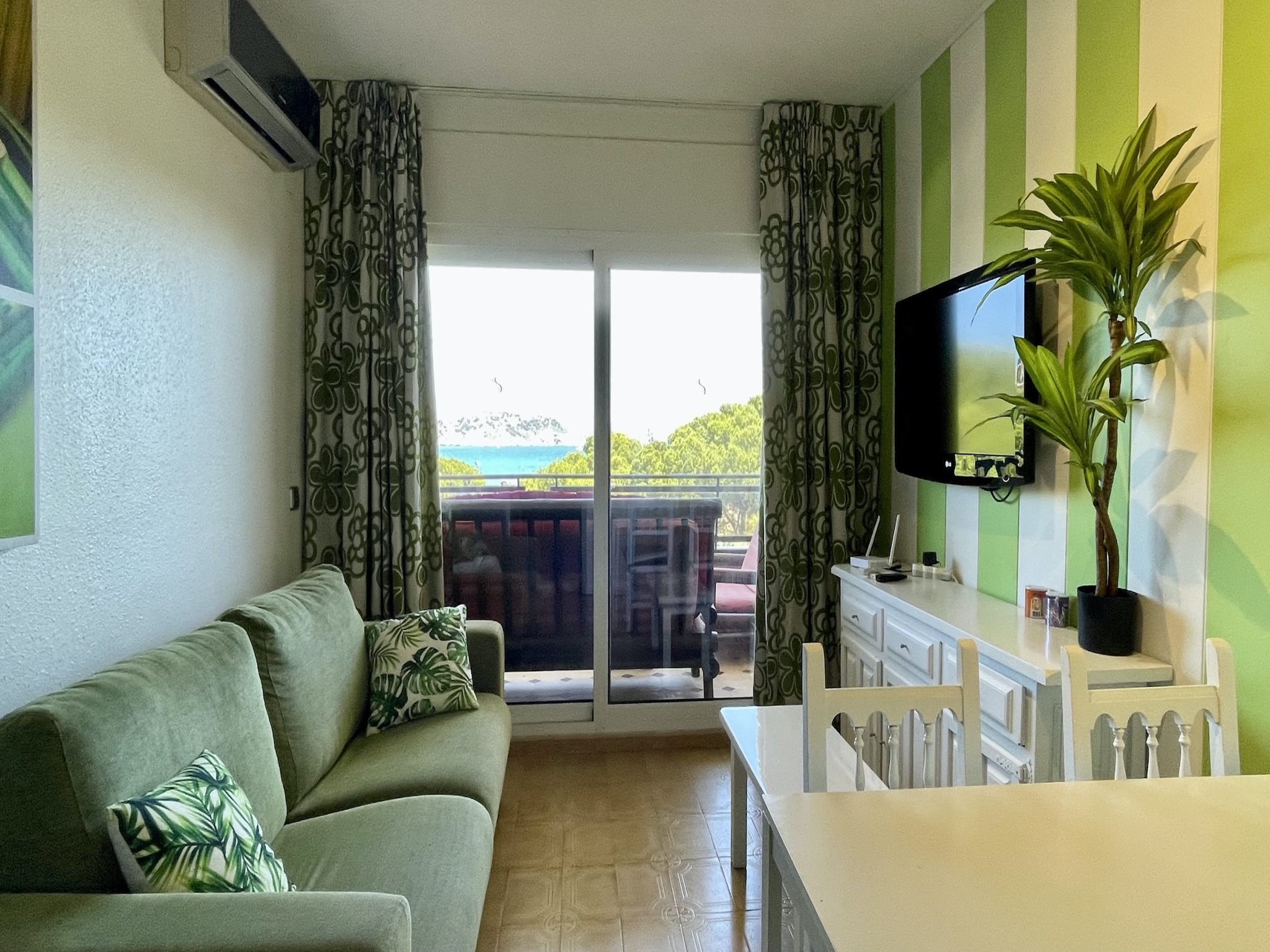 Ferienwohnung SALLES BEACH 44