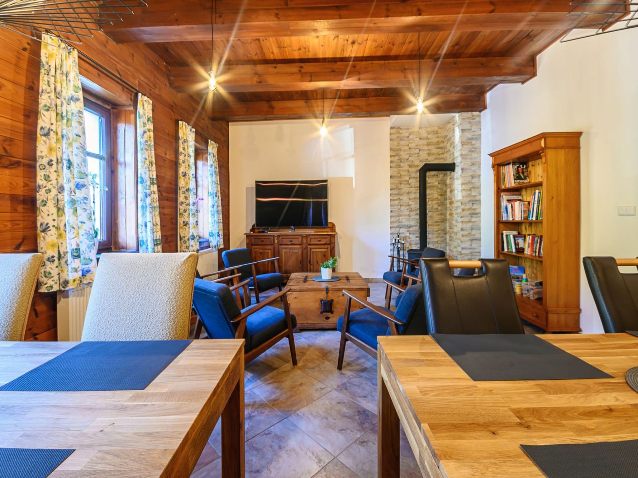 Vakantiehuis Luxe Villa in Bernartice, ook voor groepen KKH045