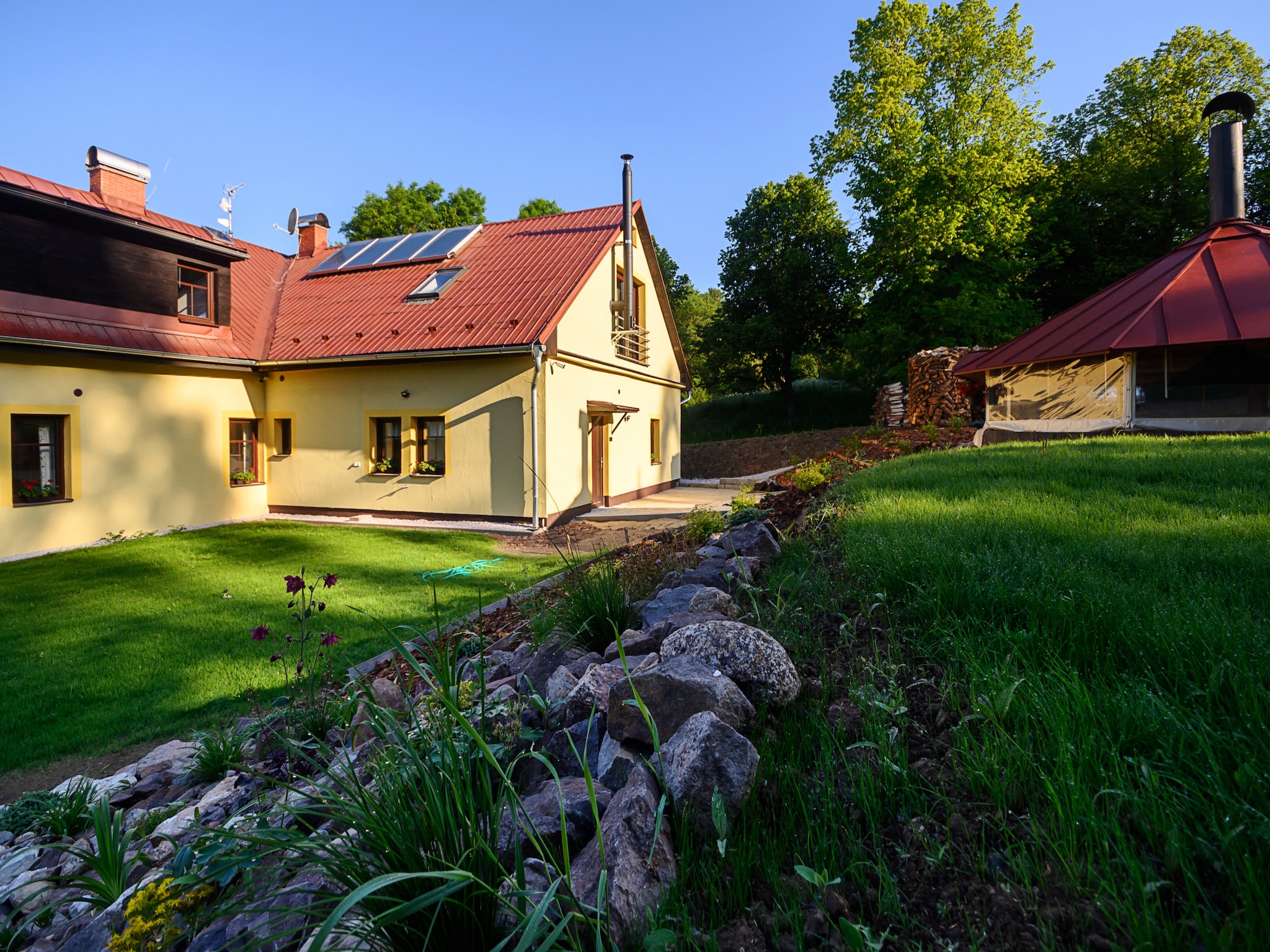 Vakantiehuis Luxe Villa in Bernartice, ook voor groepen KKH045