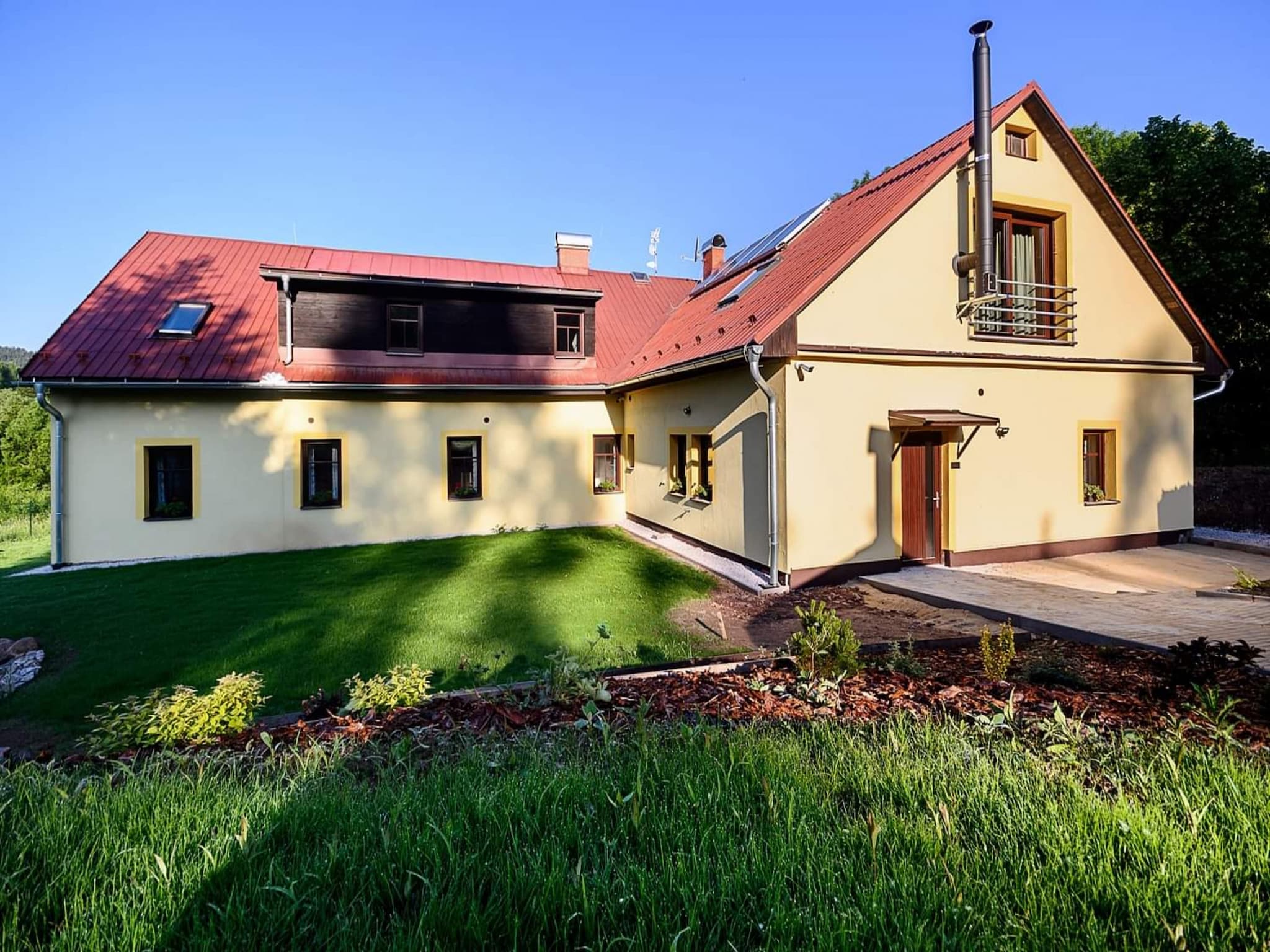Vakantiehuis Luxe Villa in Bernartice, ook voor groepen KKH045