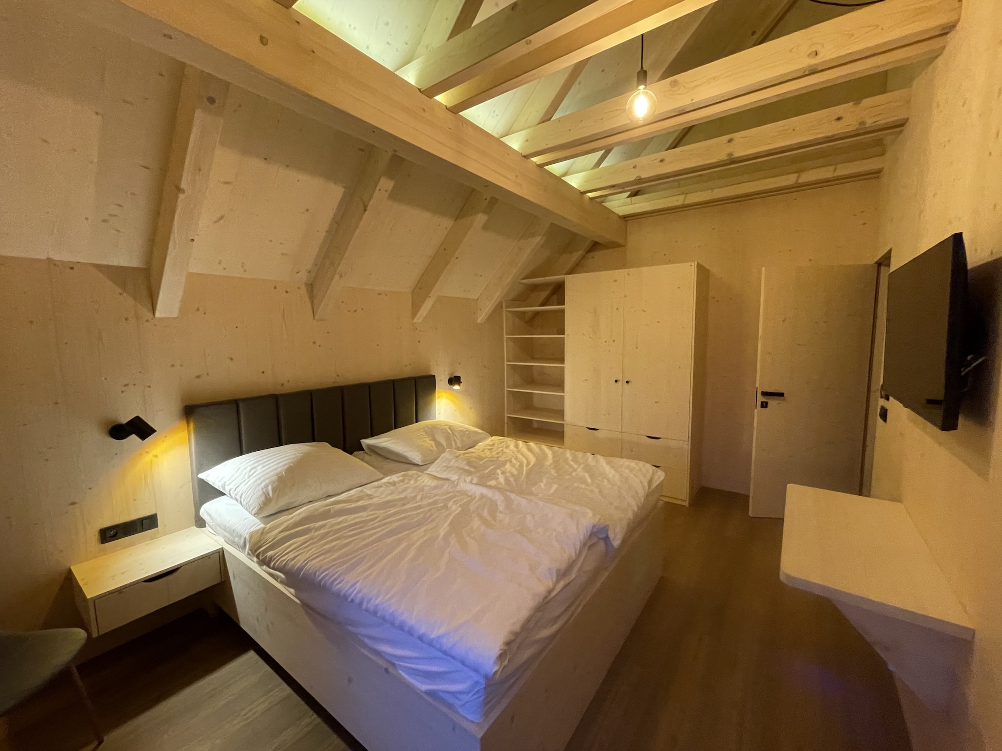 Ferienhaus Villa Semily LRO127