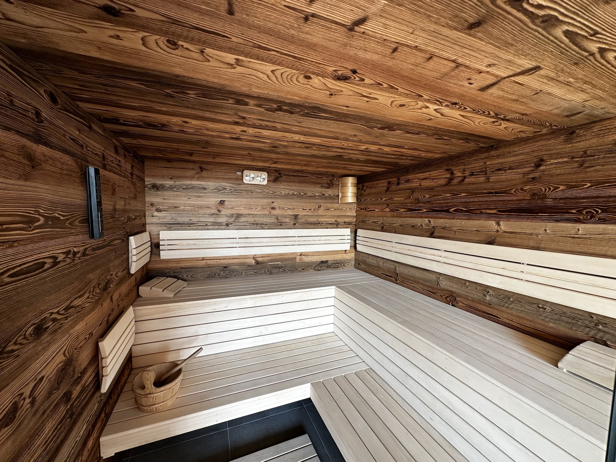 Ferienhaus Villa Semily LRO127
