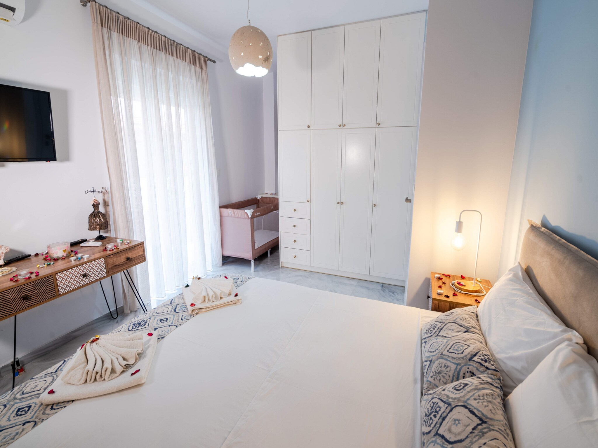   Ilias House