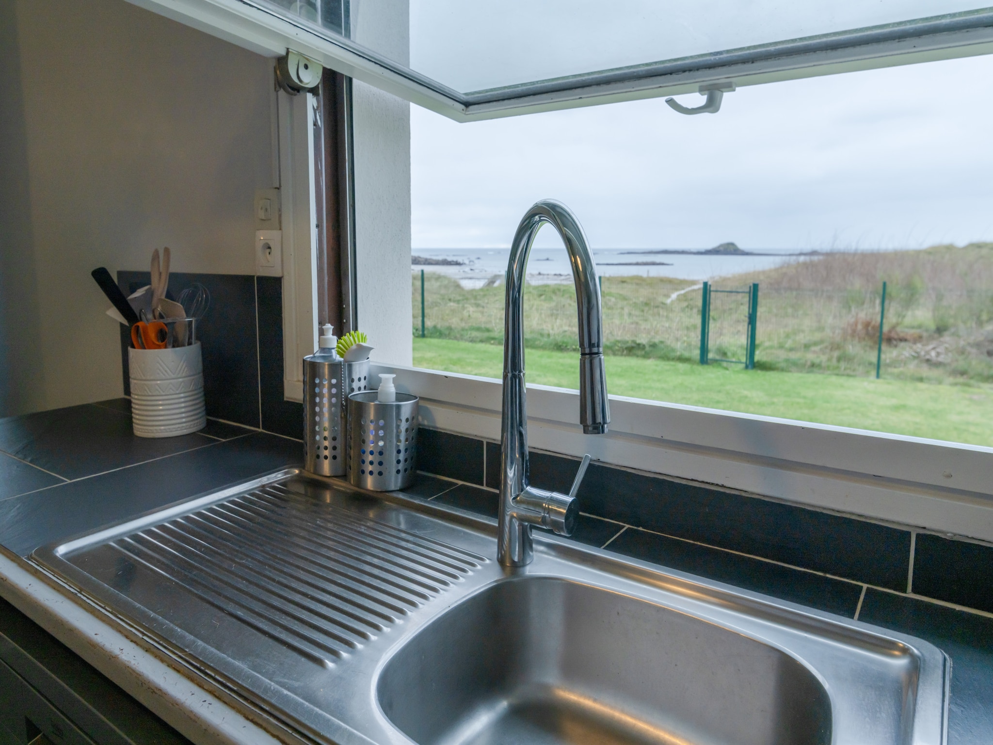   TY DUNES - Portsall